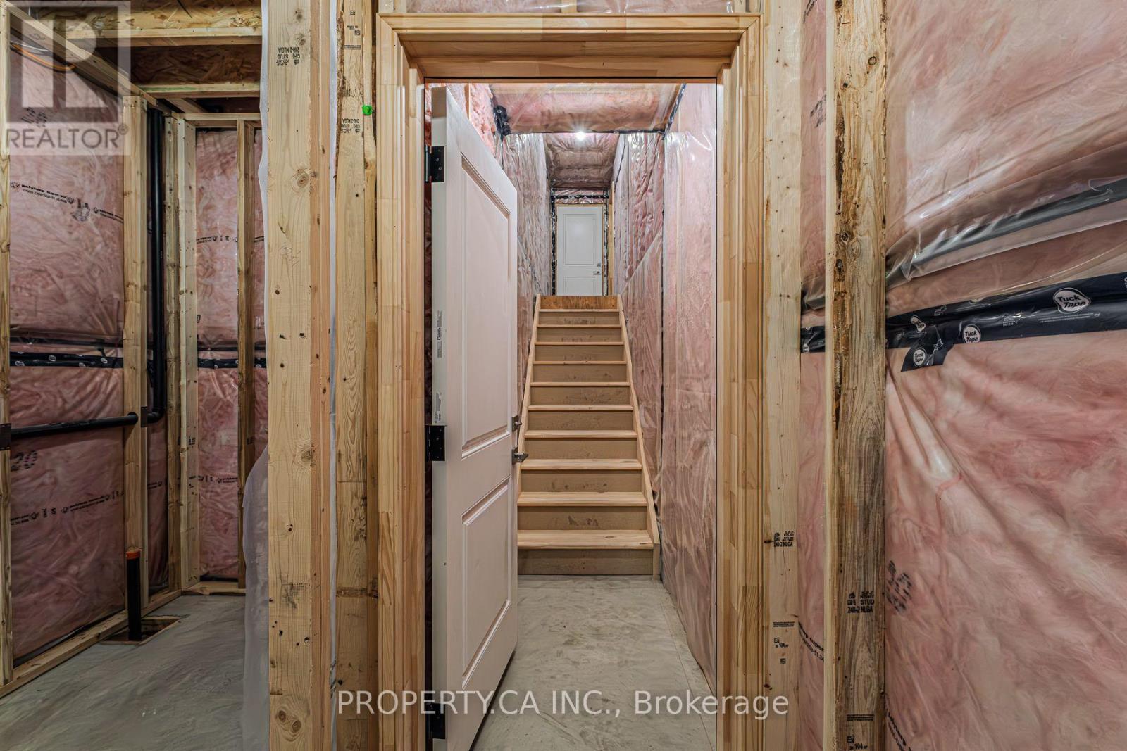 2 Hudson Drive, Brantford, Ontario N3T 0V6 - Photo 32 - X12002556