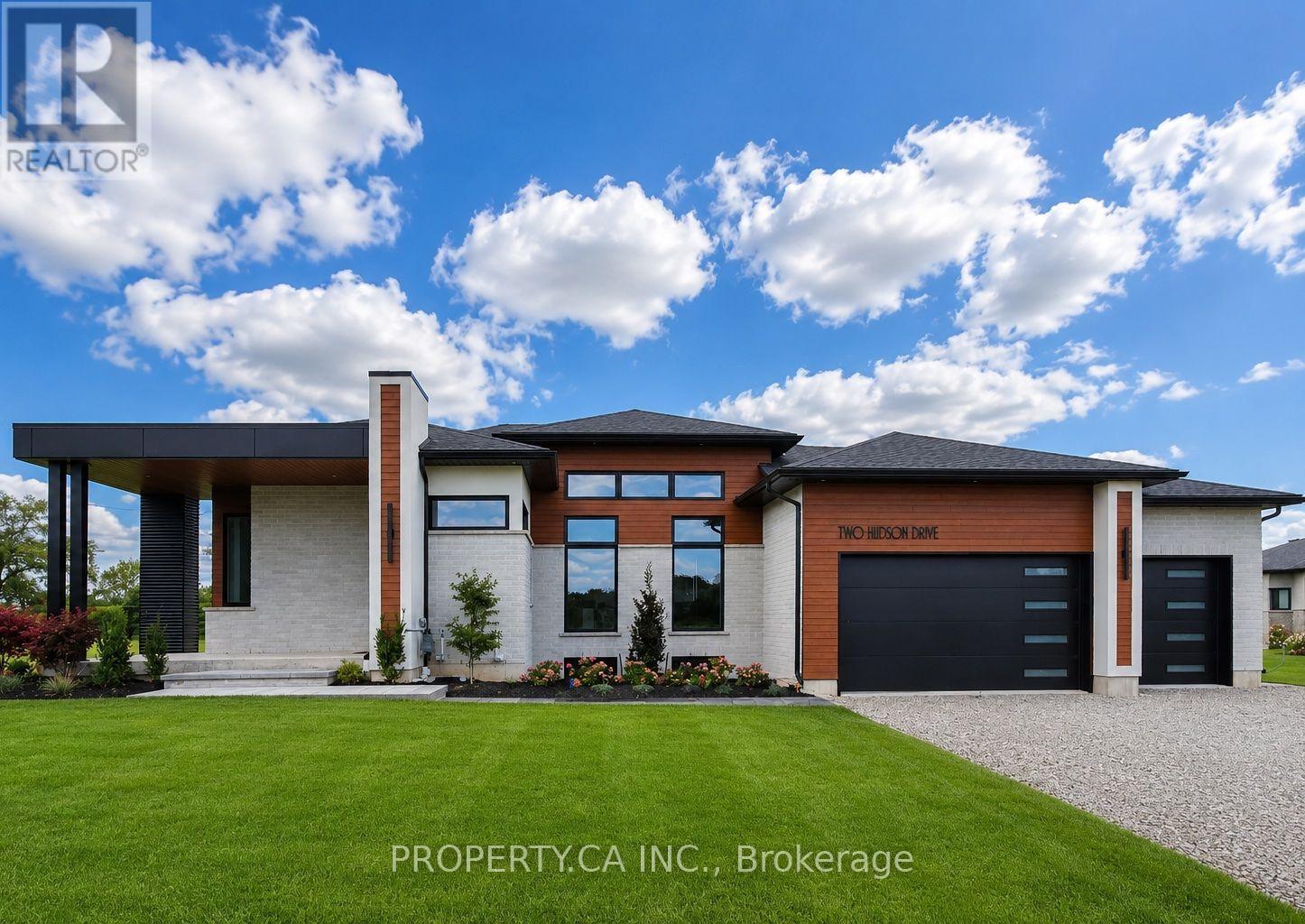 2 HUDSON DRIVE, Brantford, Ontario