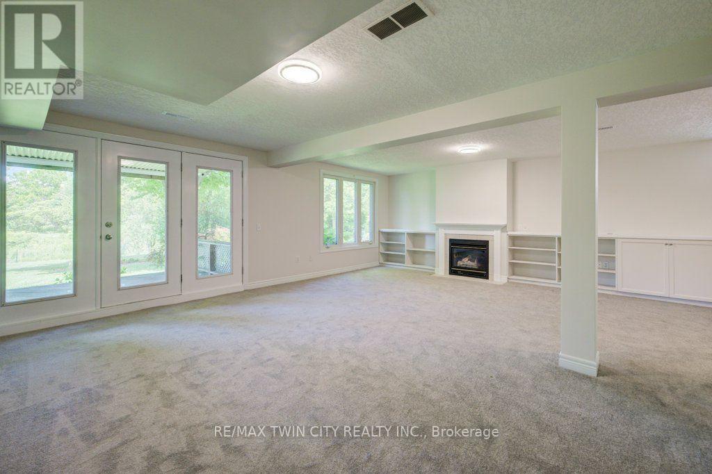 670 Salzburg Drive, Waterloo, Ontario  N2V 2N8 - Photo 26 - X13677200