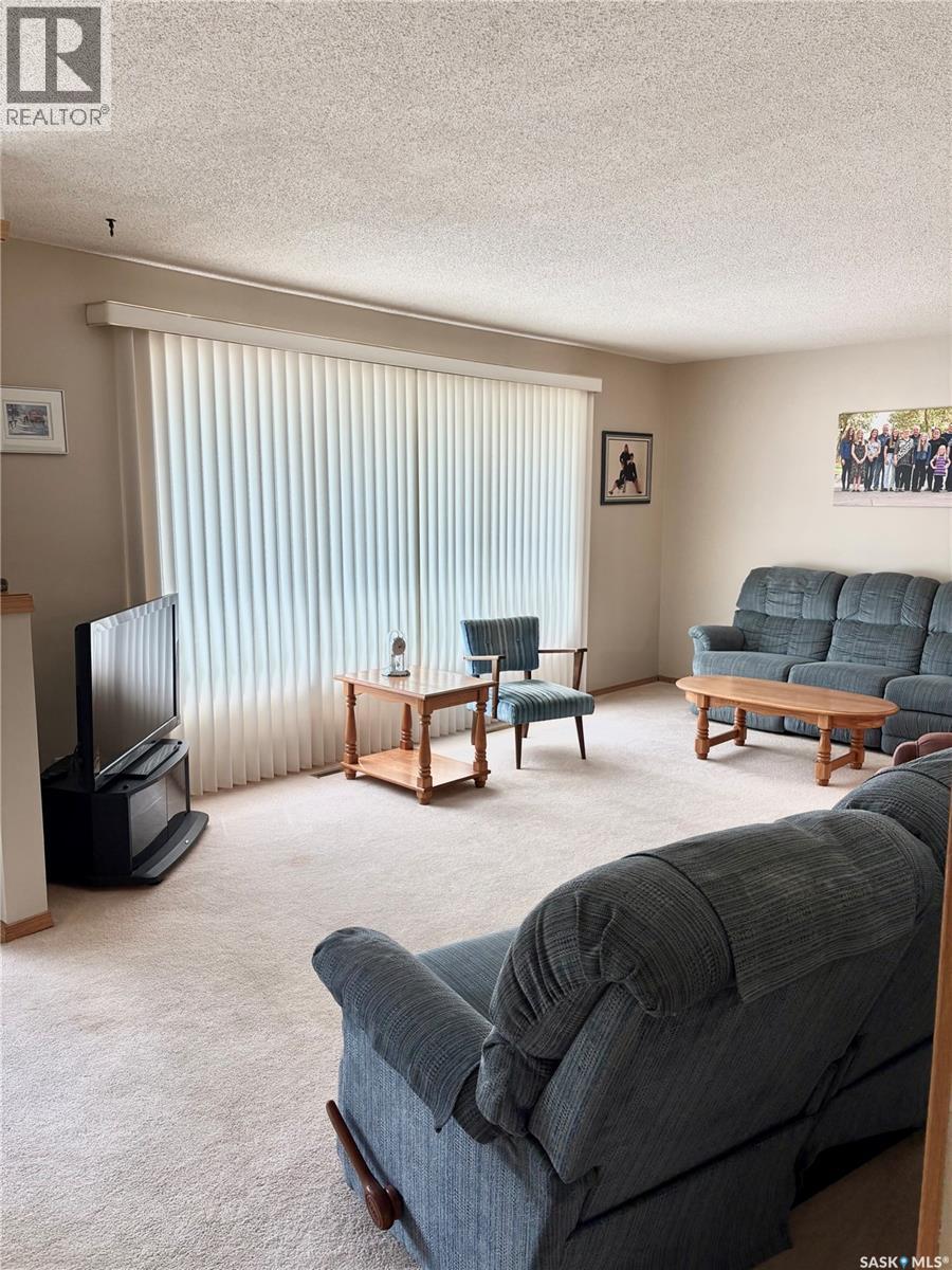 3116 3rd Avenue N, Regina, Saskatchewan  S4R 0W6 - Photo 5 - SK045645