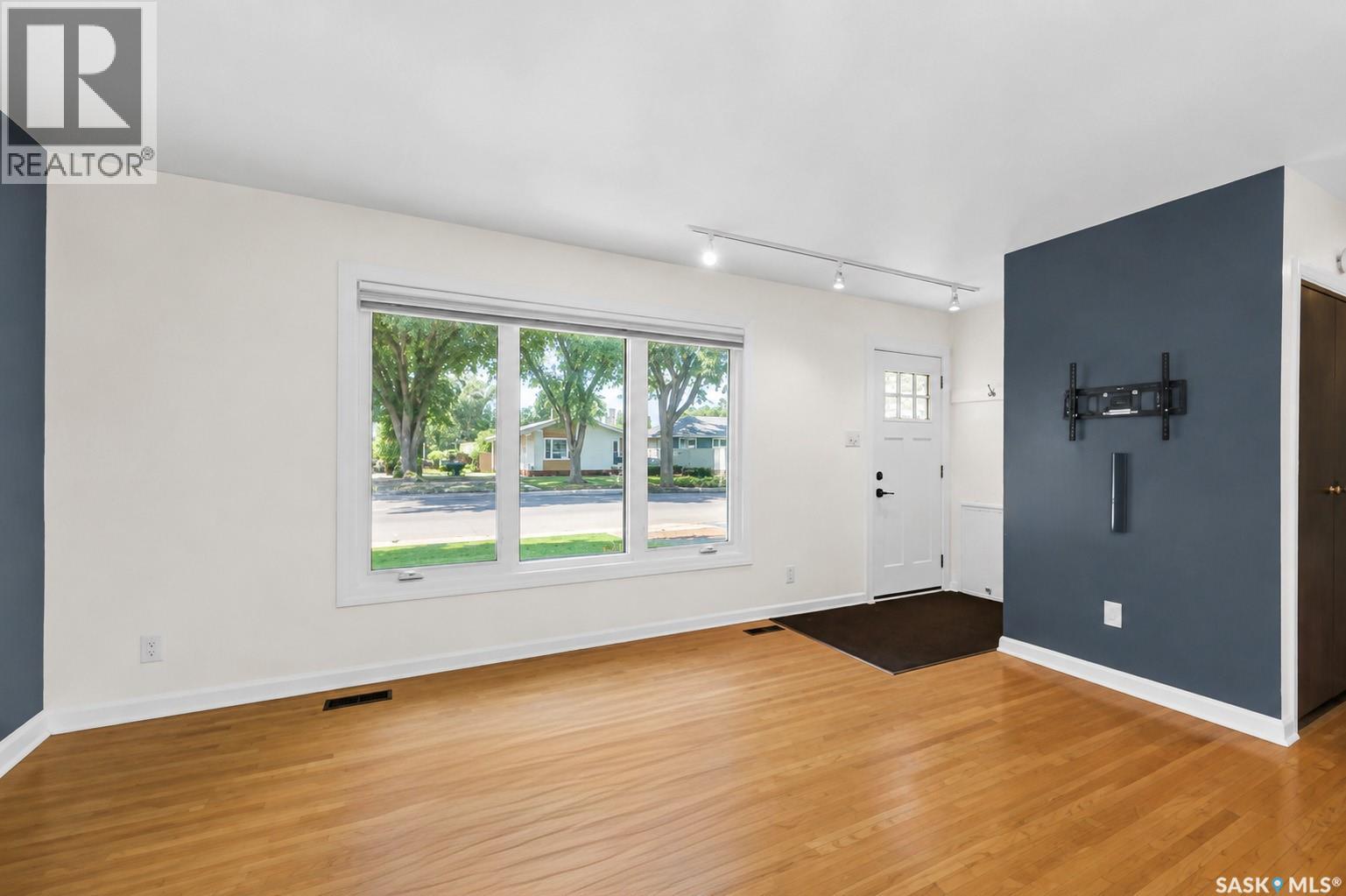 826 W Avenue N, Saskatoon, Saskatchewan  S7L 3H4 - Photo 6 - SK045638