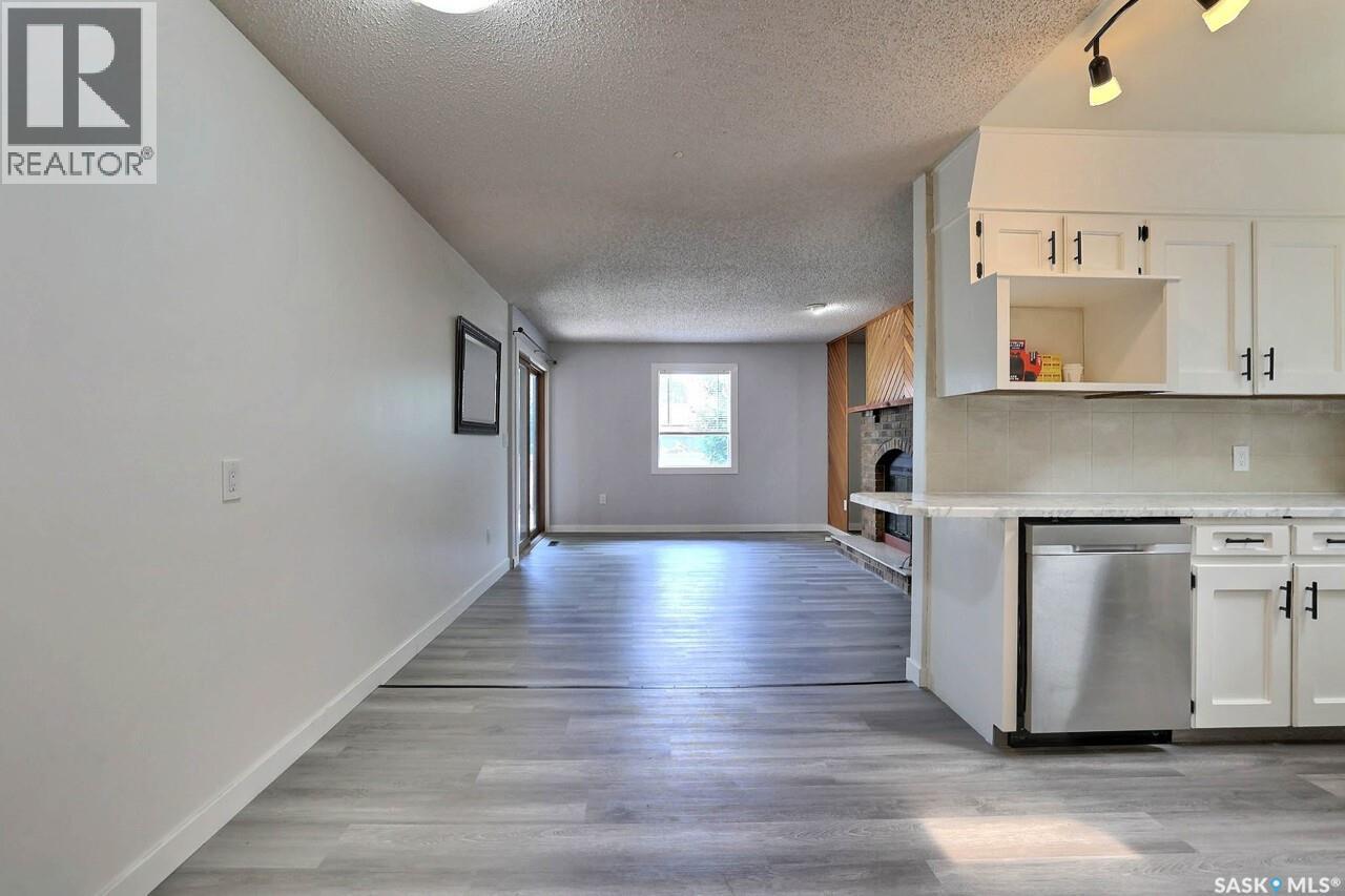 122 Edenwold Crescent, Regina, Saskatchewan  S4R 8A3 - Photo 5 - SK045599