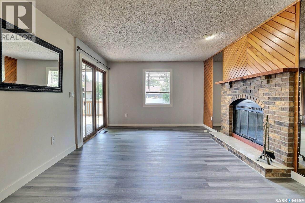122 Edenwold Crescent, Regina, Saskatchewan  S4R 8A3 - Photo 9 - SK045599