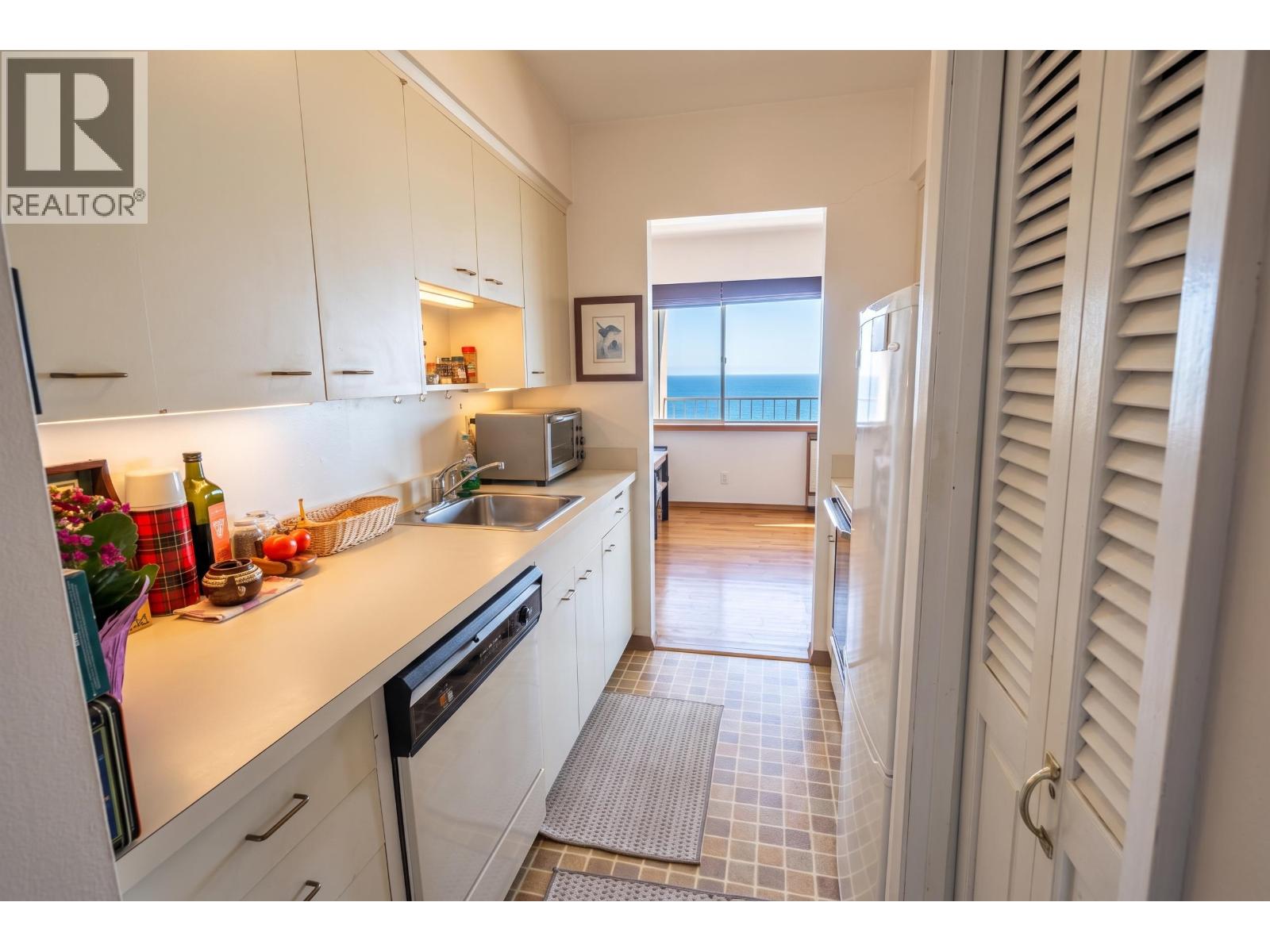 301 150 24th Street, West Vancouver, British Columbia  V7V 4G8 - Photo 13 - R3130951