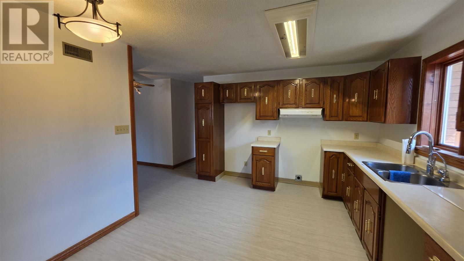 53 Robin St, Sault Ste. Marie, Ontario  P6A 5Y4 - Photo 13 - SM262170