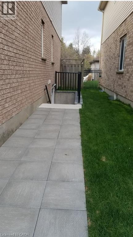 18 HAWKSWOOD Drive Unit# Basement, Kitchener, Ontario