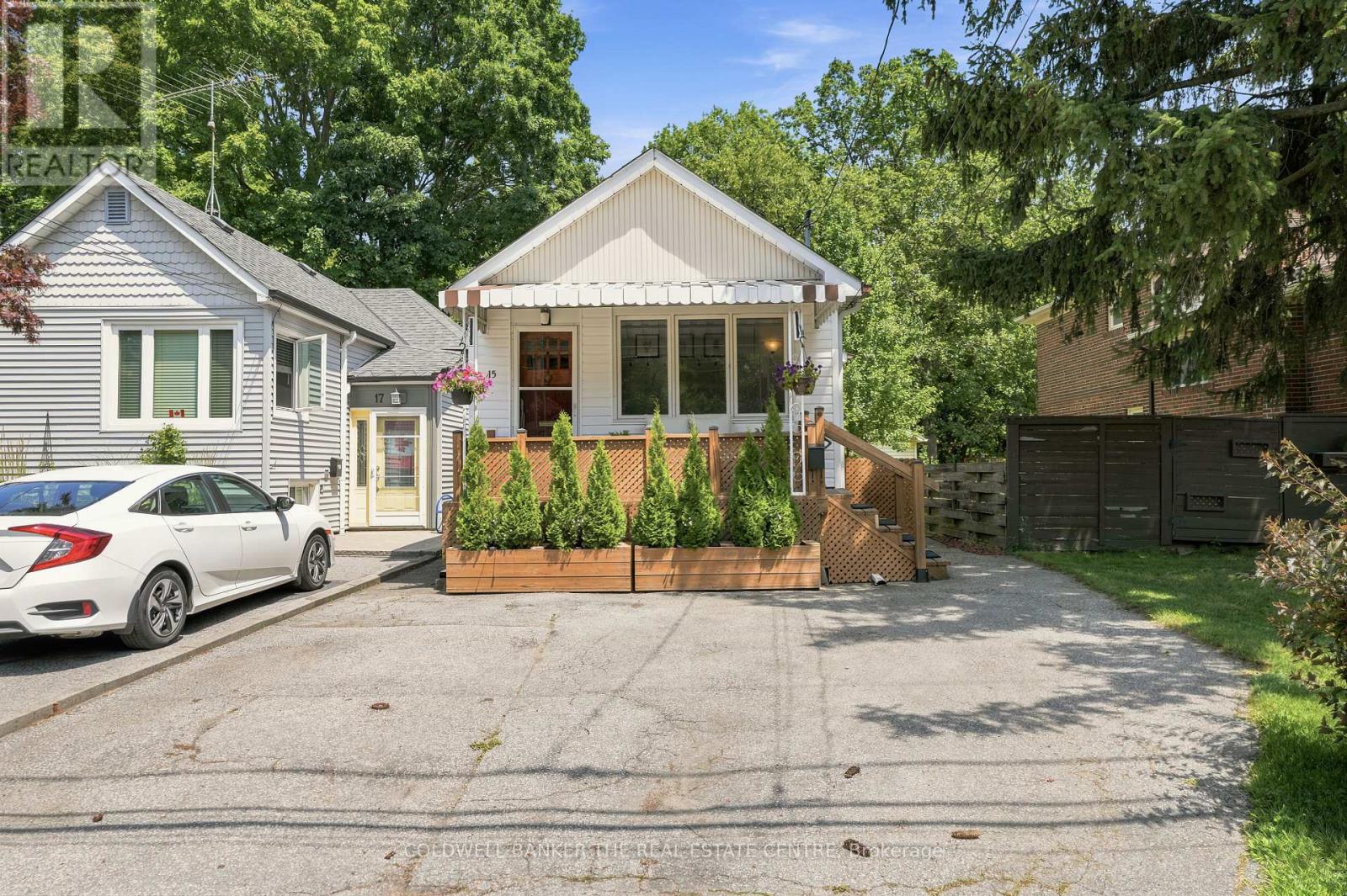 15 PRESLEY AVENUE, Toronto, Ontario