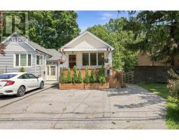 15 PRESLEY AVENUE, Toronto, Ontario