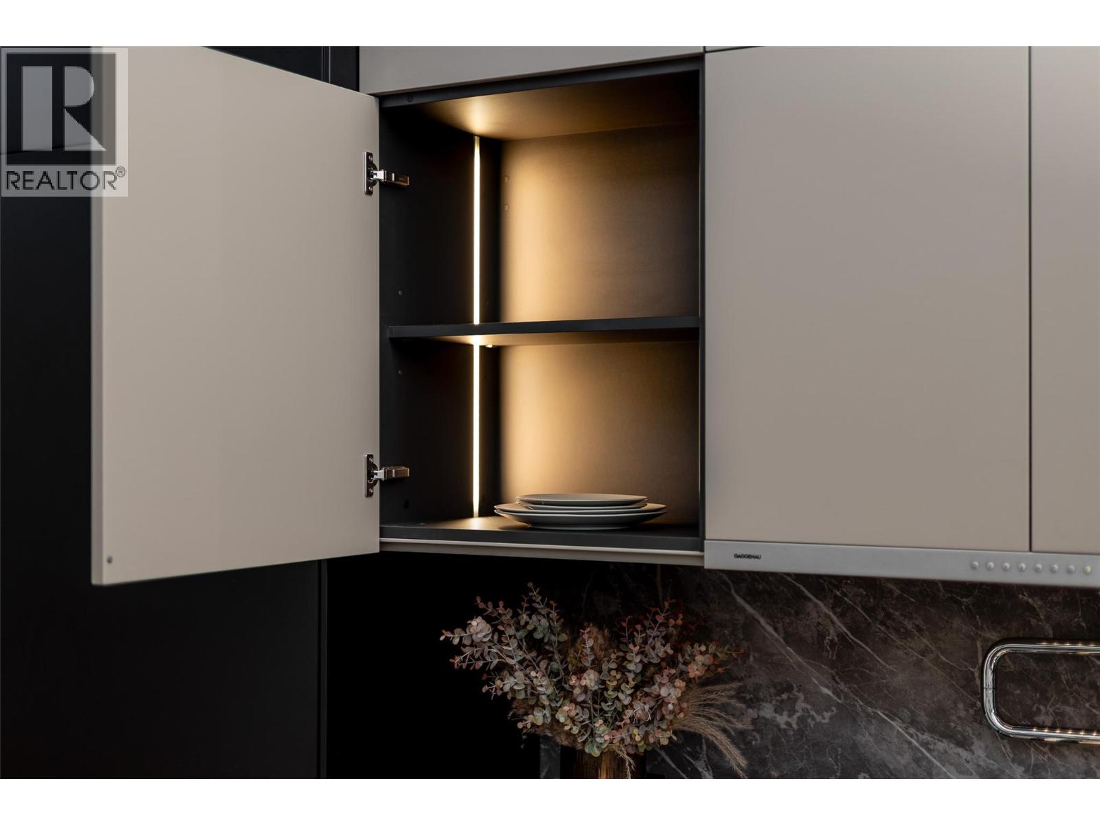 1075 Sunset Drive Unit# Ph1, Kelowna, British Columbia  V1Y 9Y9 - Photo 14 - 10382866