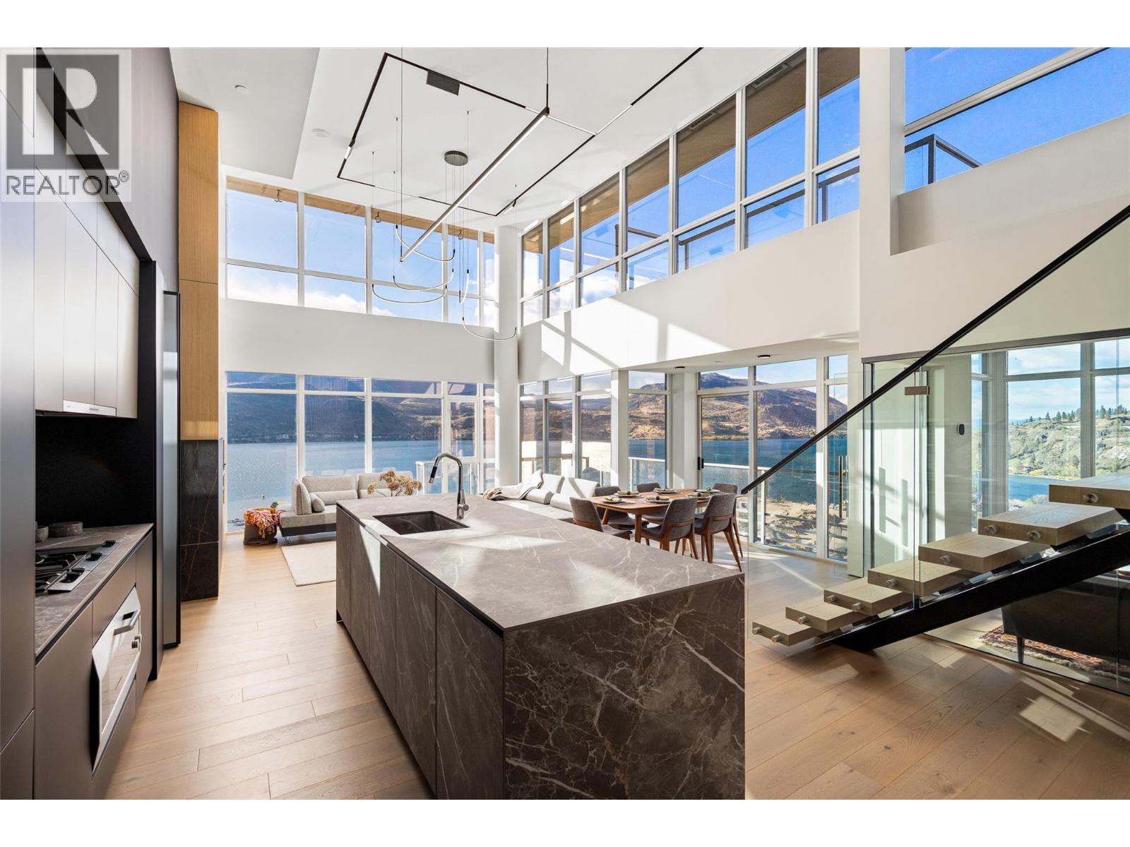 1075 Sunset Drive Unit# Ph1, Kelowna, British Columbia  V1Y 9Y9 - Photo 1 - 10382866