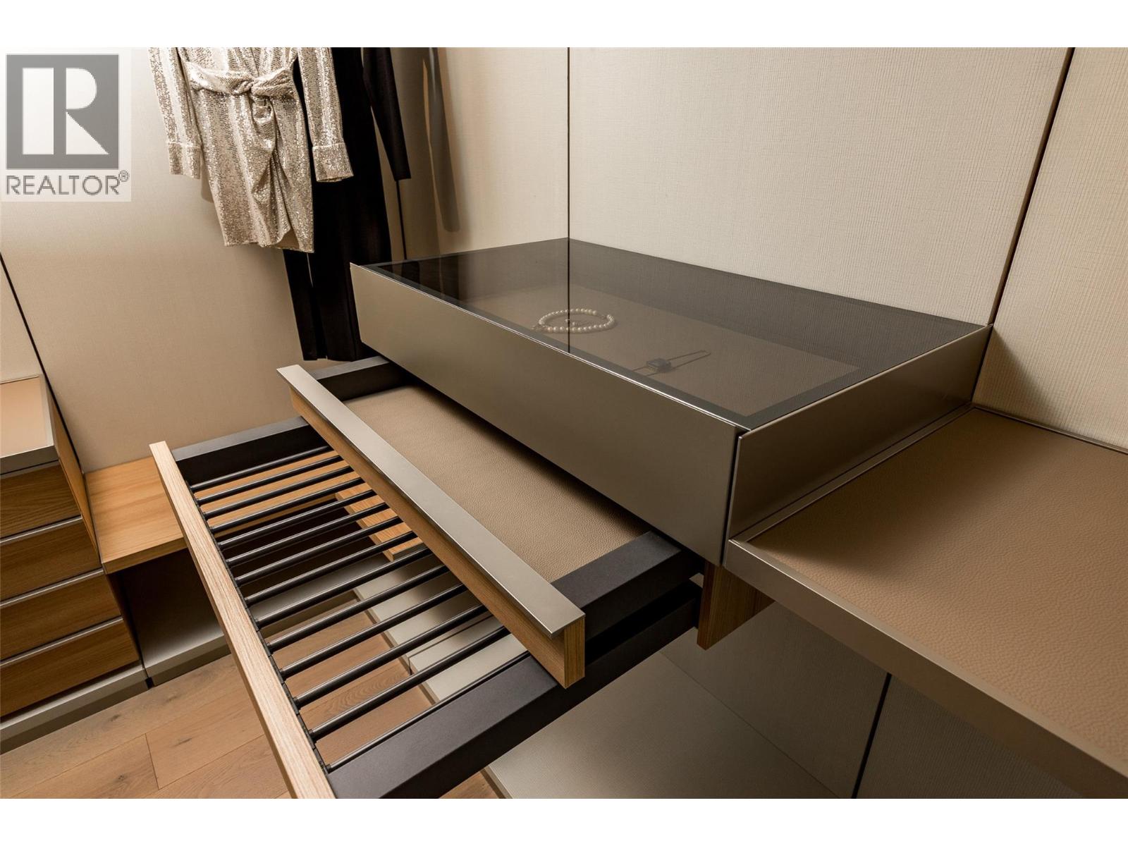 1075 Sunset Drive Unit# Ph1, Kelowna, British Columbia  V1Y 9Y9 - Photo 44 - 10382866
