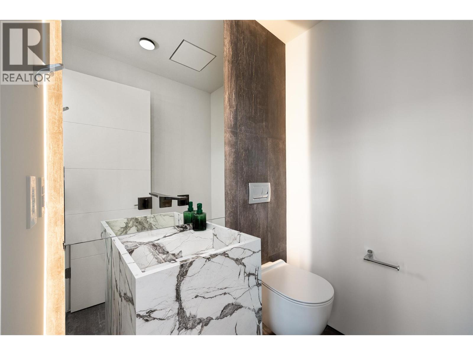 1075 Sunset Drive Unit# Ph1, Kelowna, British Columbia  V1Y 9Y9 - Photo 51 - 10382866