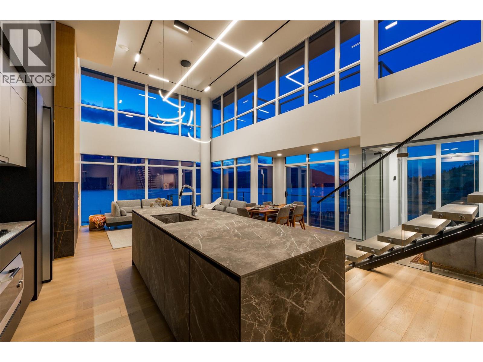 1075 Sunset Drive Unit# Ph1, Kelowna, British Columbia  V1Y 9Y9 - Photo 6 - 10382866