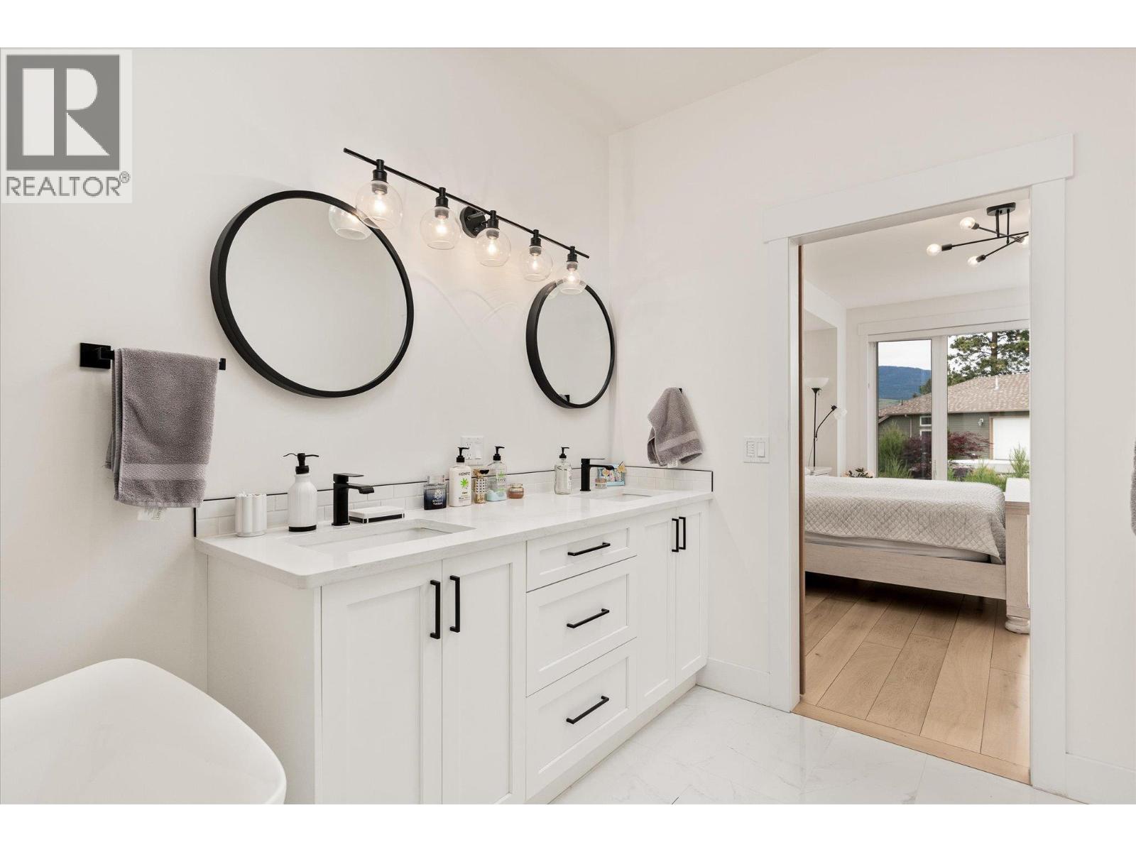 10285 Beacon Hill Drive, Lake Country, British Columbia  V4V 0A9 - Photo 19 - 10389055