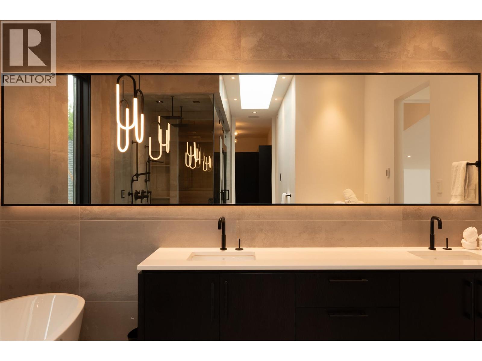 2764 Abbott Street, Kelowna, British Columbia  V1Y 1G4 - Photo 36 - 10389782
