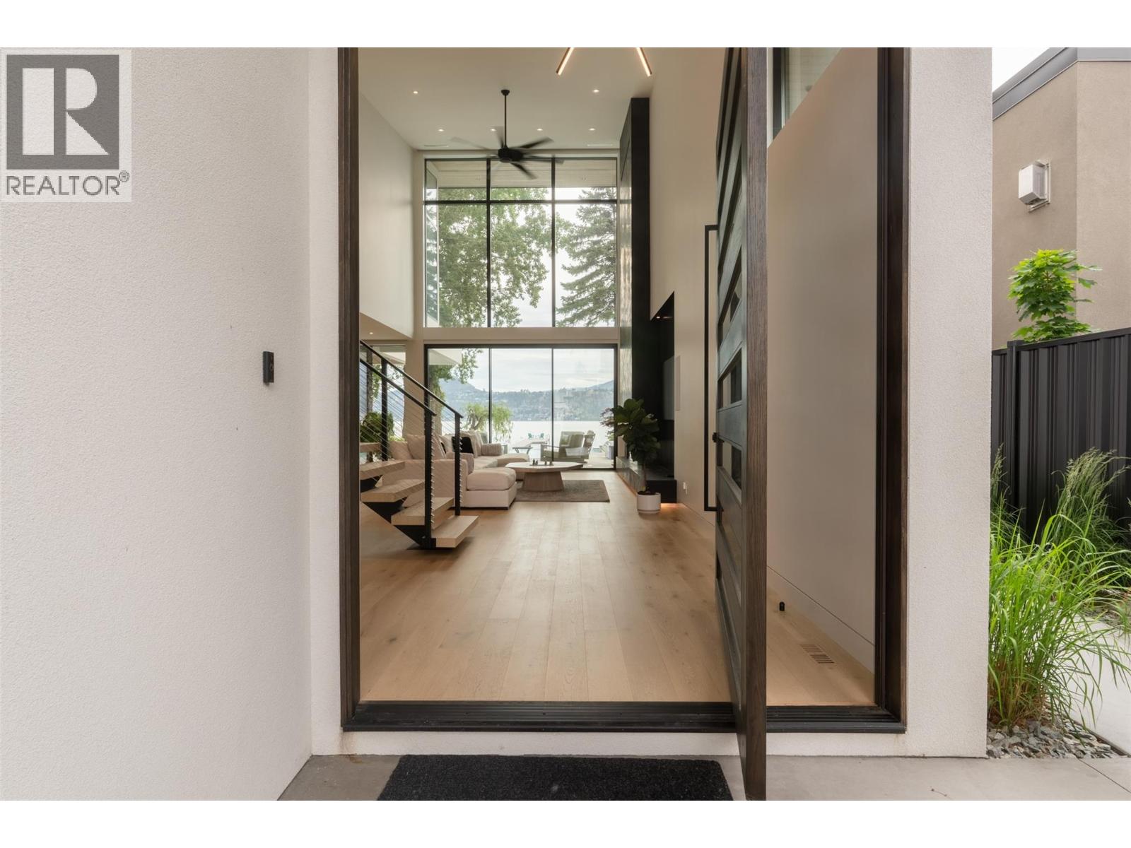 2764 Abbott Street, Kelowna, British Columbia  V1Y 1G4 - Photo 8 - 10389782