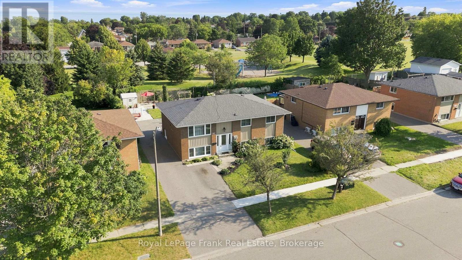 317 Dwight Avenue, Oshawa, Ontario  L1J 1K8 - Photo 4 - E13677440