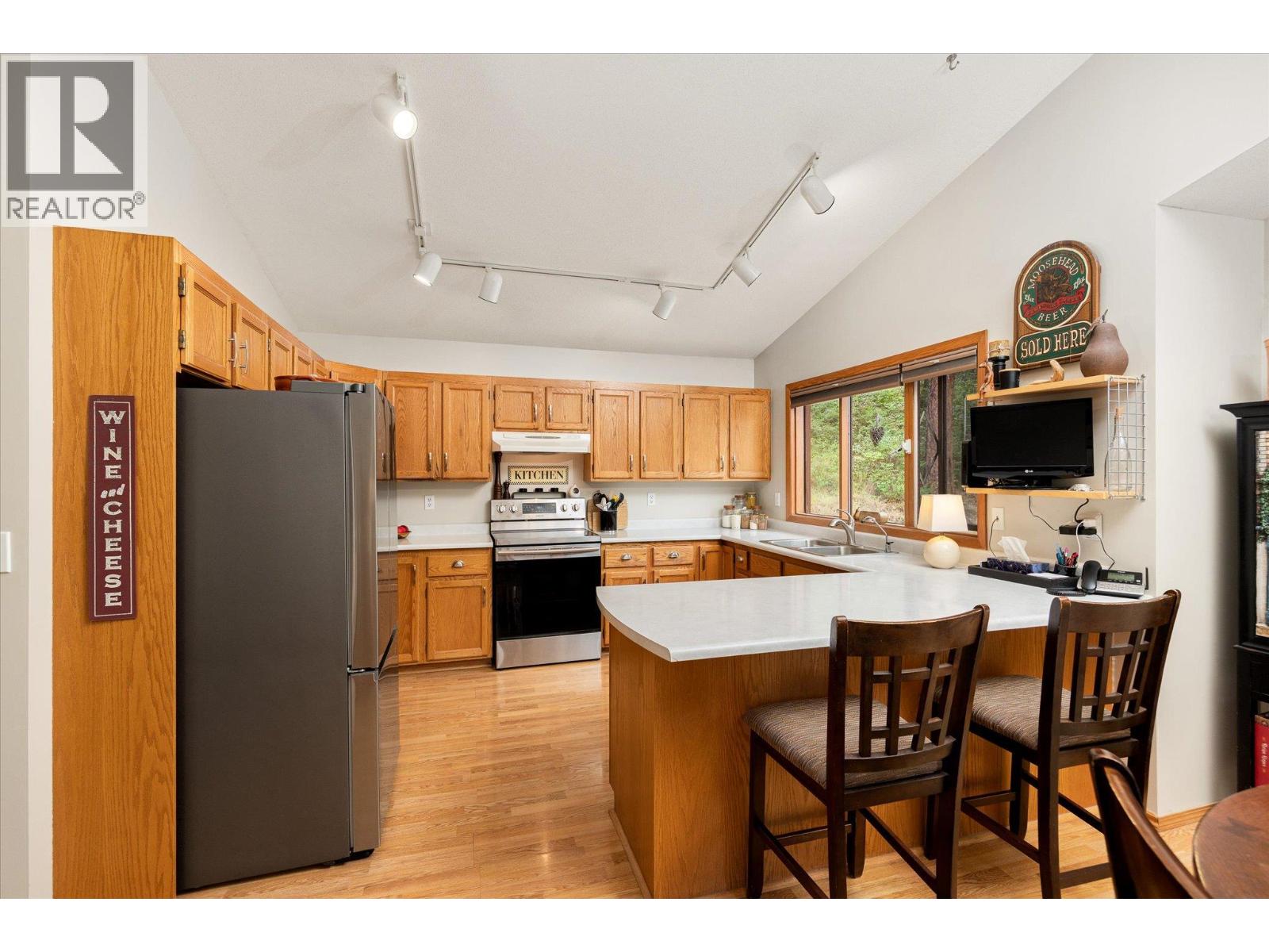 16455 Commonage Road, Lake Country, British Columbia  V4V 1B3 - Photo 3 - 10390855