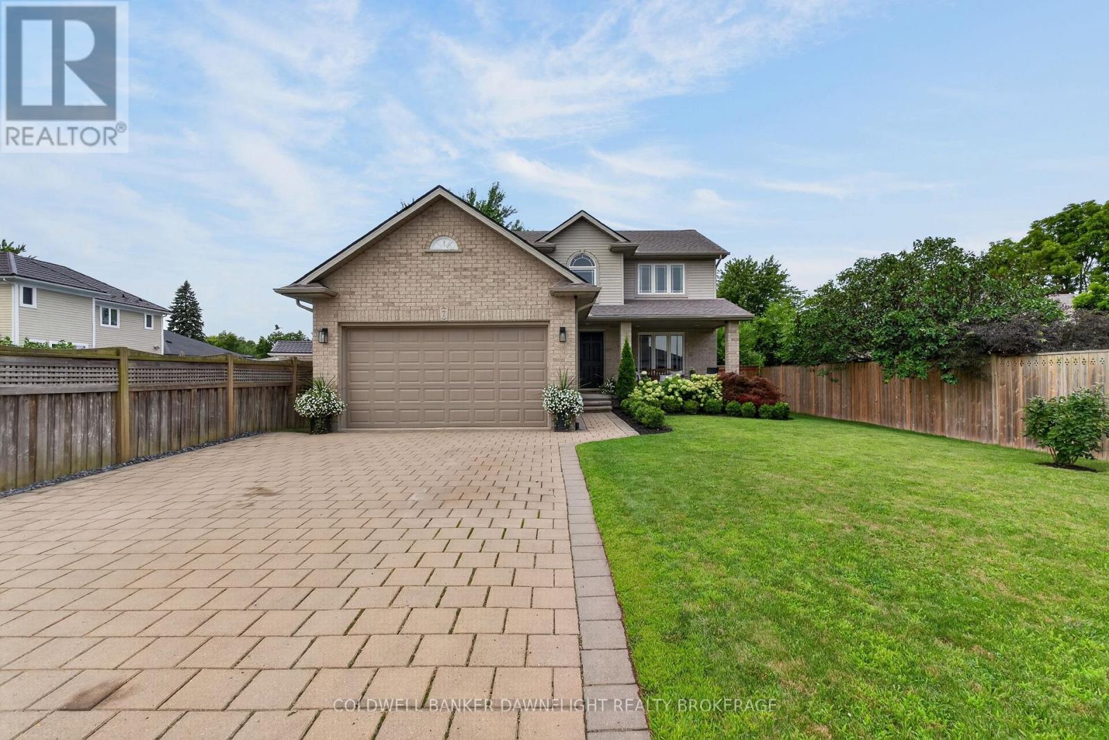 7 Finch Street, North Middlesex, Ontario  N0M 1A0 - Photo 2 - X13677318