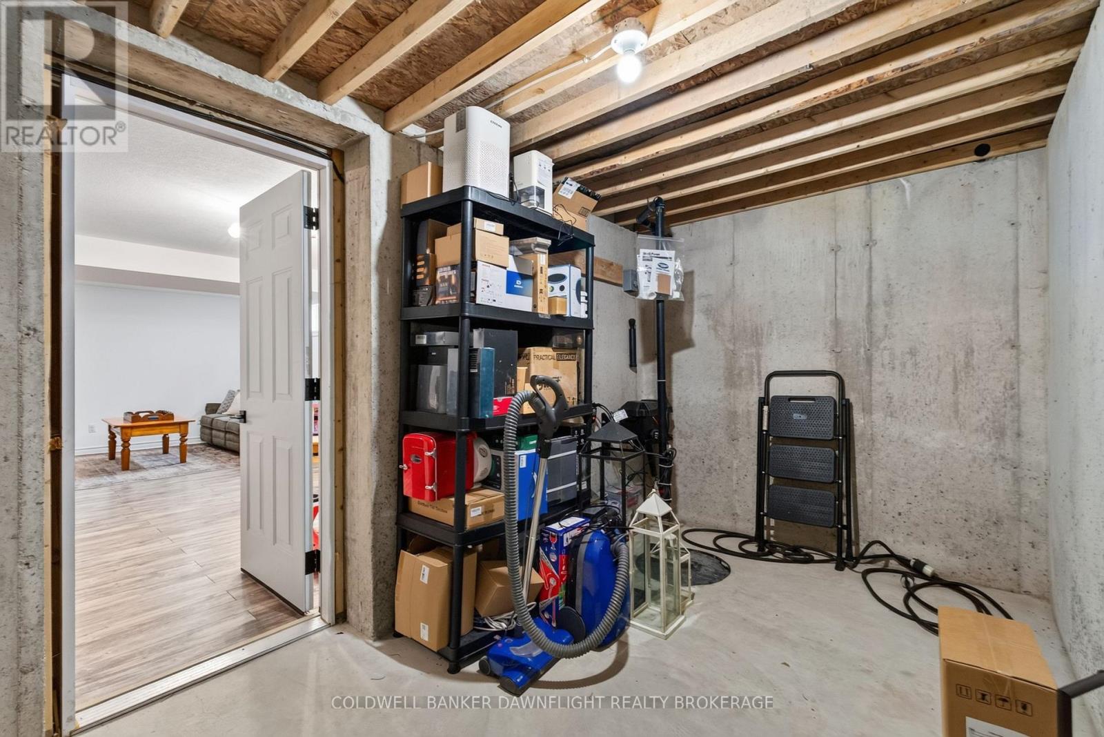 7 Finch Street, North Middlesex, Ontario  N0M 1A0 - Photo 35 - X13677318