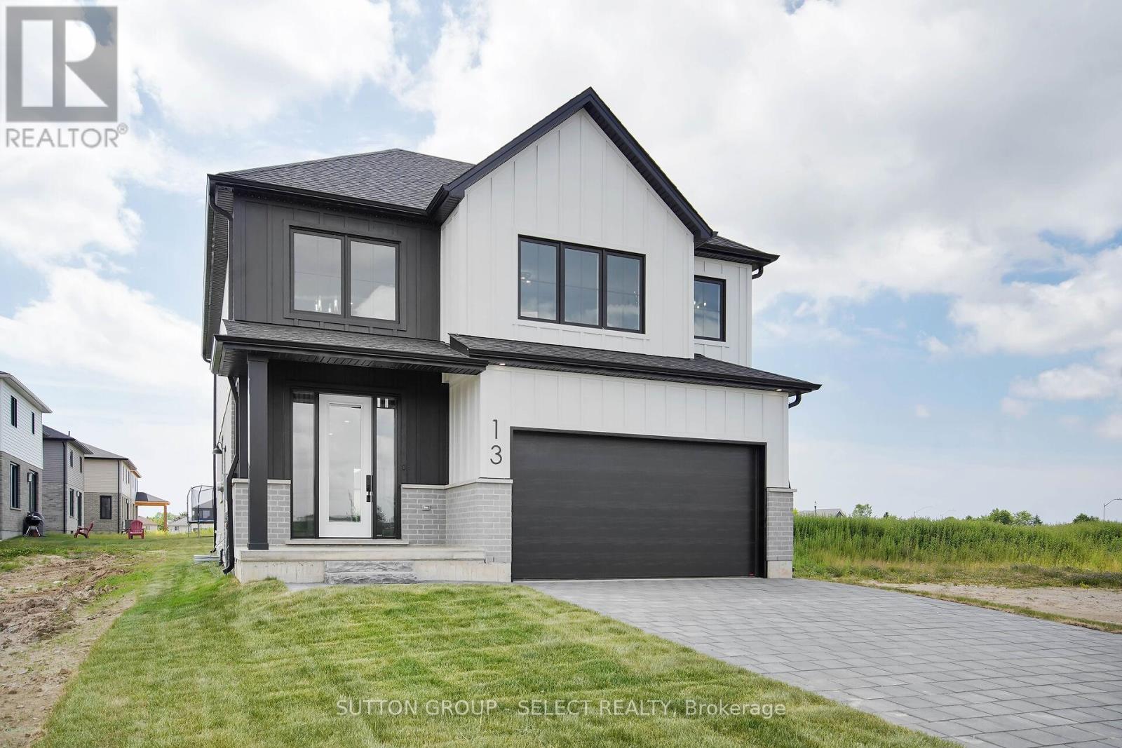 42 Lucas Road, St. Thomas, Ontario  N5R 0M1 - Photo 2 - X13677422