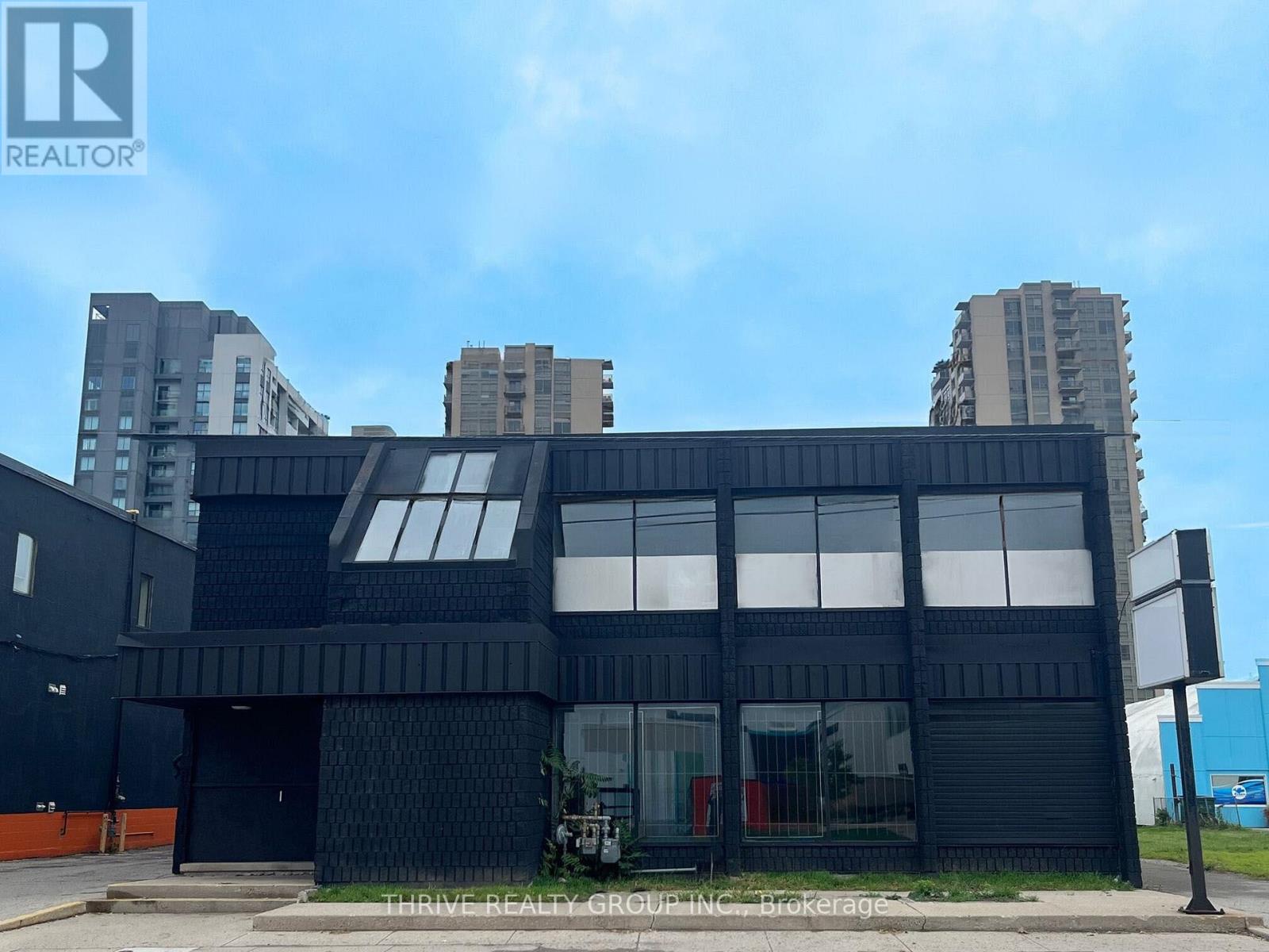 724 York Street, London East, Ontario  N5W 2S8 - Photo 1 - X13677454