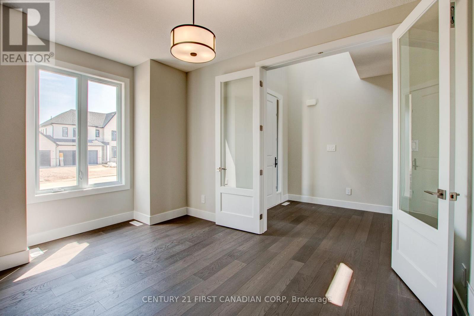 100 Aspen Circle, Thames Centre, Ontario  N0M 2P0 - Photo 5 - X13677506