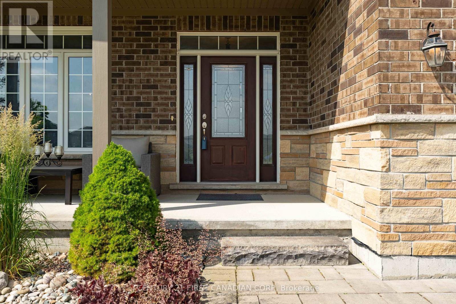 155 Spencer Avenue, Lucan Biddulph, Ontario  N0M 2J0 - Photo 4 - X13677510