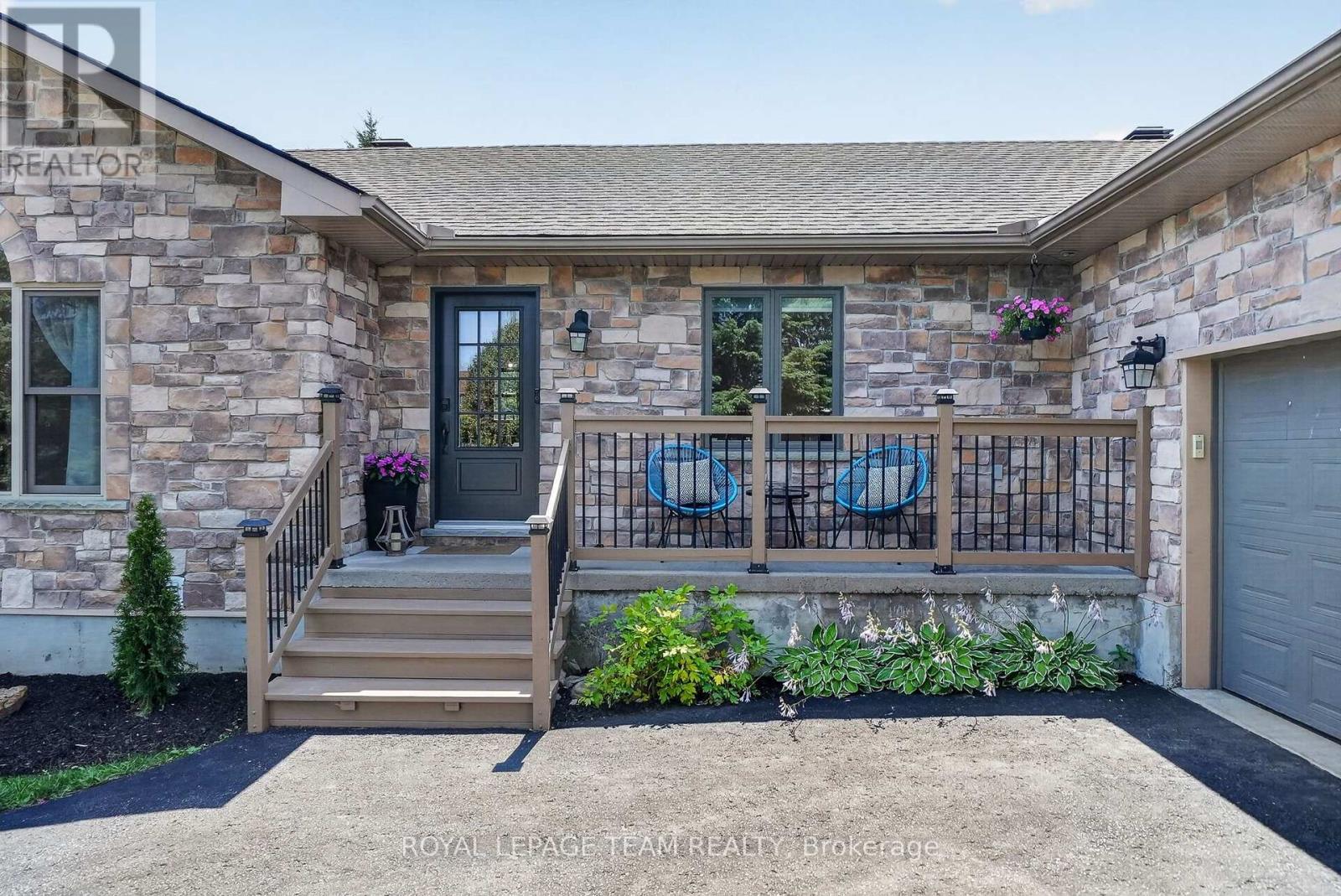 1550 Stanleyfield Crescent, Ottawa, Ontario  K4P 1M7 - Photo 3 - X13677326