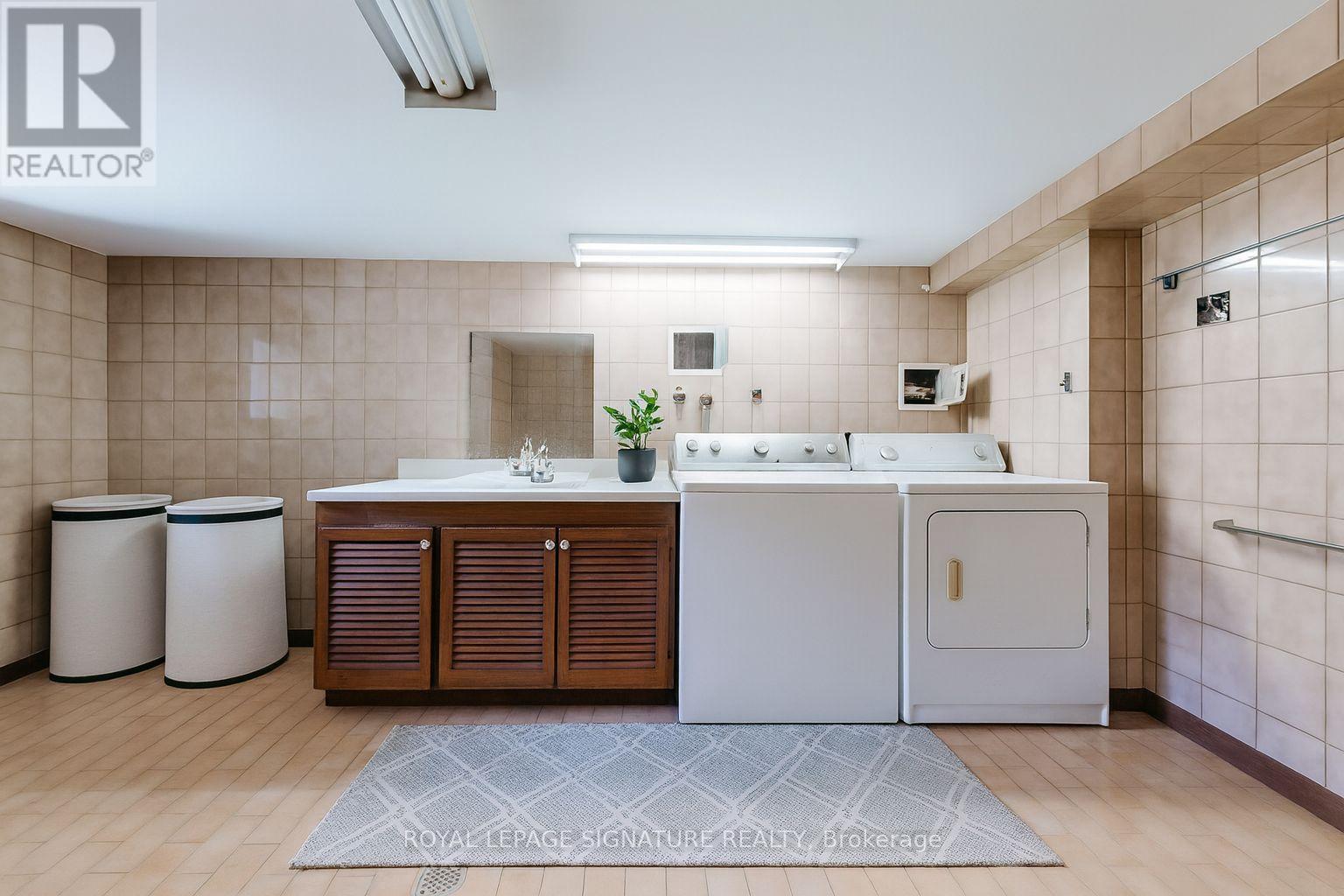 Lower - 247 Palmerston Avenue, Toronto, Ontario  M6J 2J3 - Photo 5 - C13677328