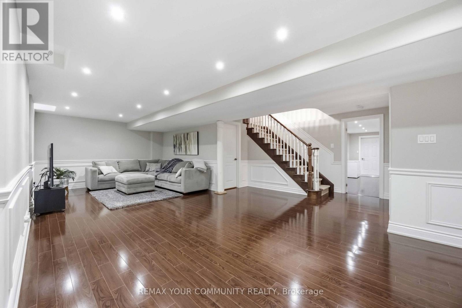 2313 Southcott Road, Pickering, Ontario  L1X 0A6 - Photo 31 - E13677282