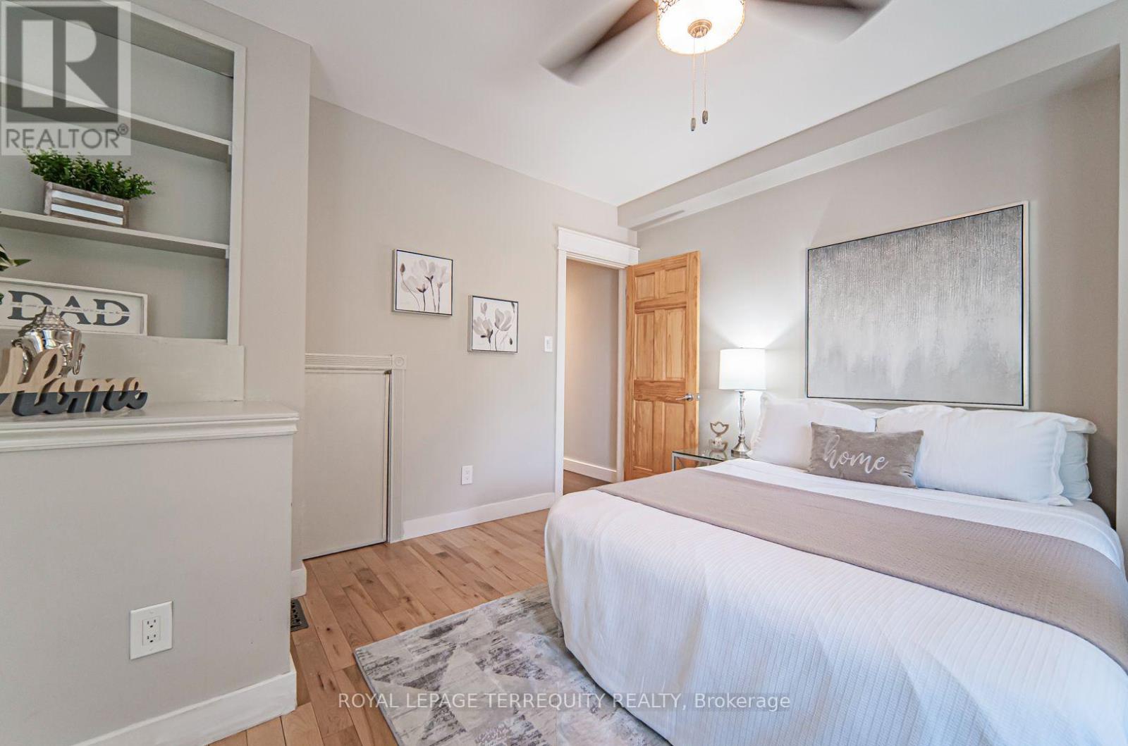 B - 256 Boston Avenue, Toronto, Ontario  M4M 2V3 - Photo 11 - E13677400
