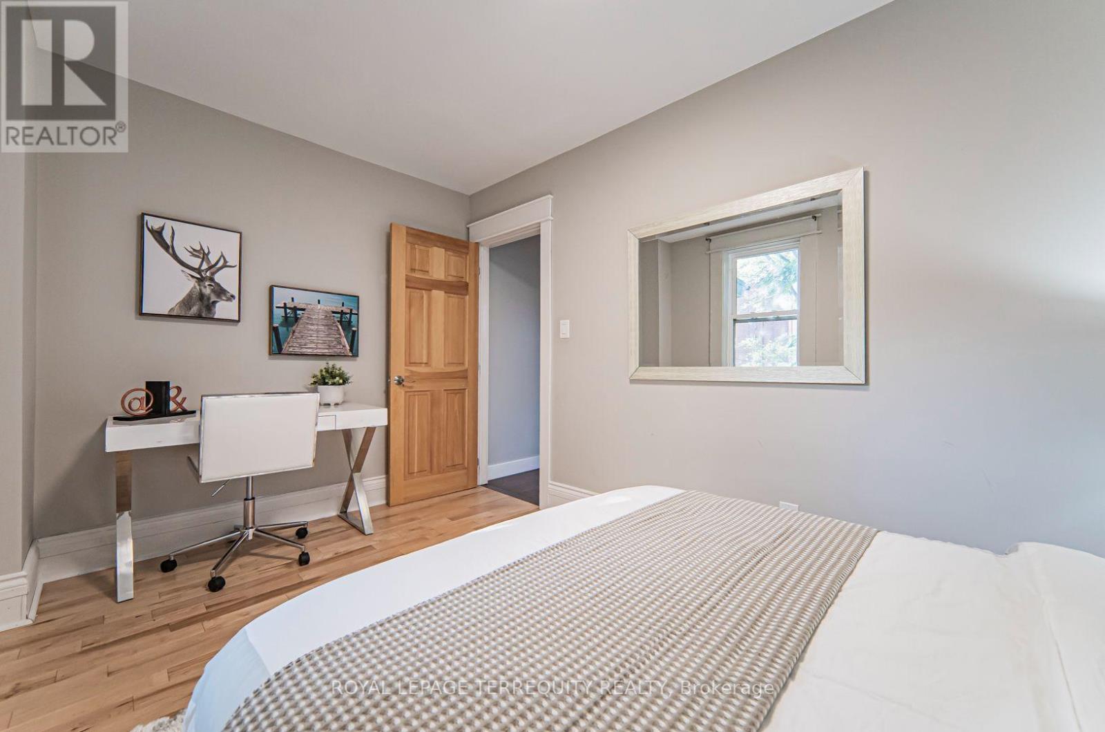B - 256 Boston Avenue, Toronto, Ontario  M4M 2V3 - Photo 15 - E13677400