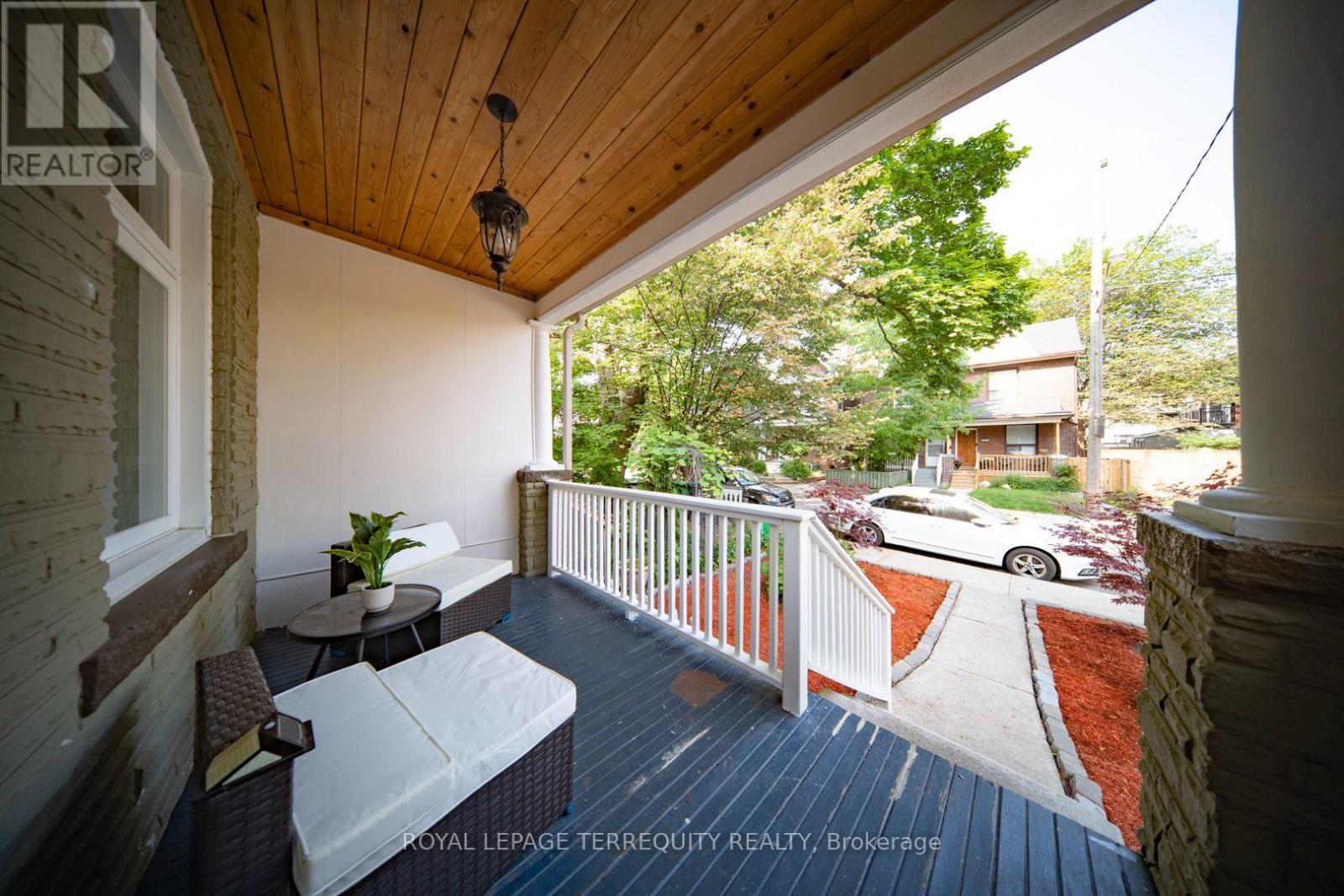 B - 256 Boston Avenue, Toronto, Ontario  M4M 2V3 - Photo 4 - E13677400