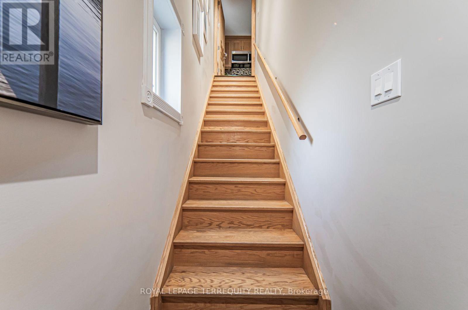 B - 256 Boston Avenue, Toronto, Ontario  M4M 2V3 - Photo 5 - E13677400