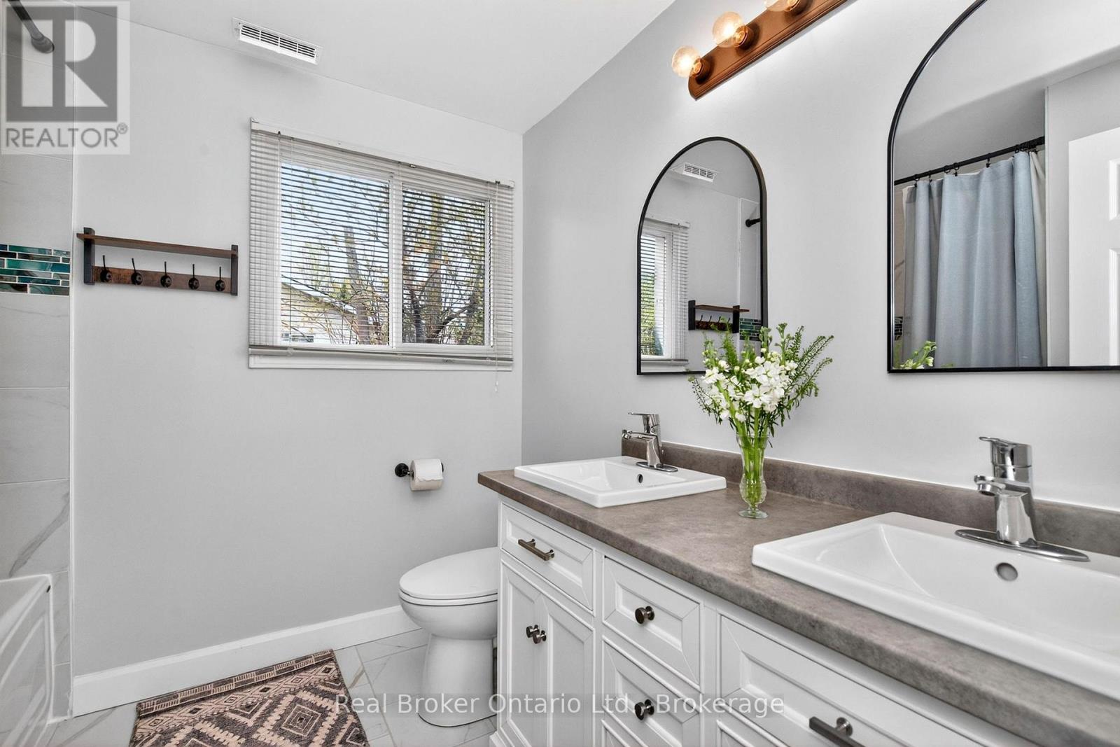 2307 Somers Boulevard, Innisfil, Ontario  L9S 2E8 - Photo 16 - N13677492