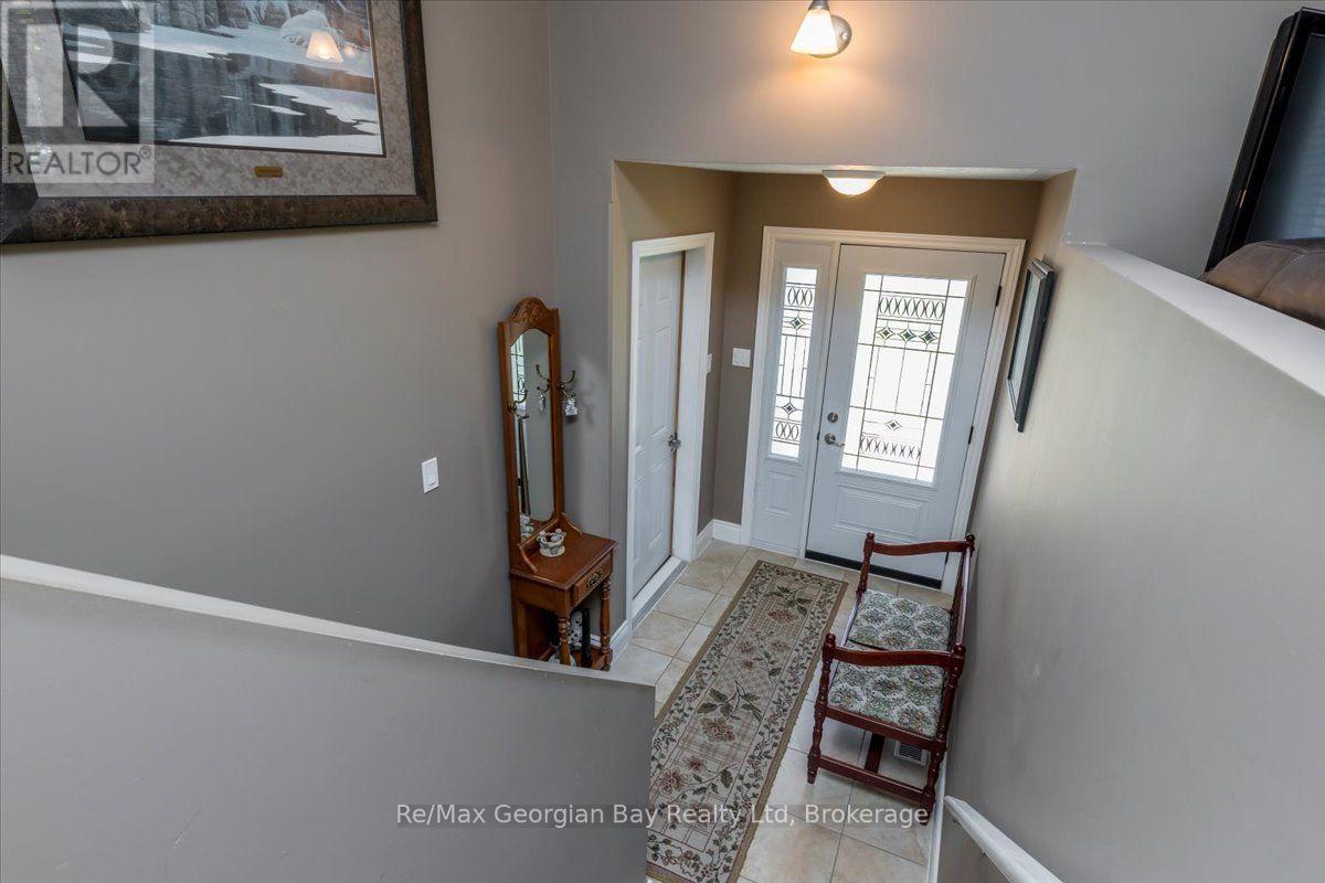 110 Maskinonge Road, Tay, Ontario  L0K 2A0 - Photo 3 - S13677392