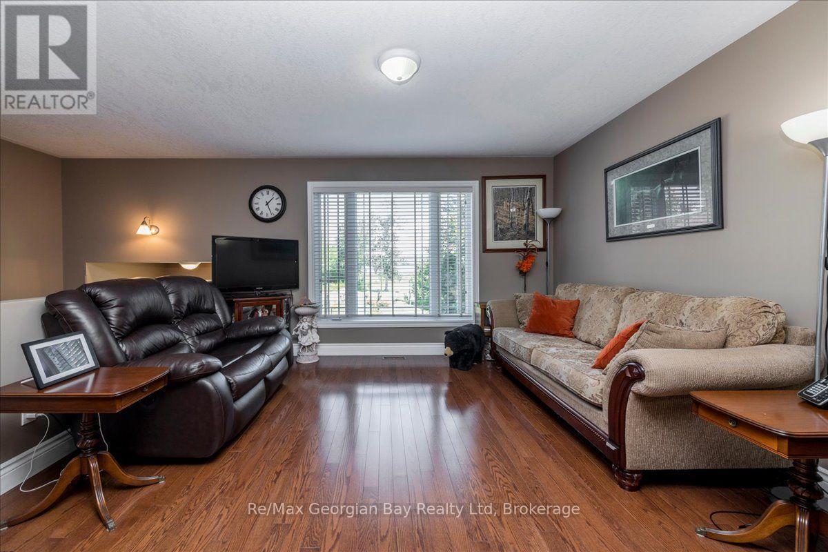 110 Maskinonge Road, Tay, Ontario  L0K 2A0 - Photo 4 - S13677392