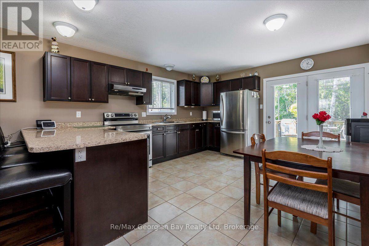 110 Maskinonge Road, Tay, Ontario  L0K 2A0 - Photo 6 - S13677392