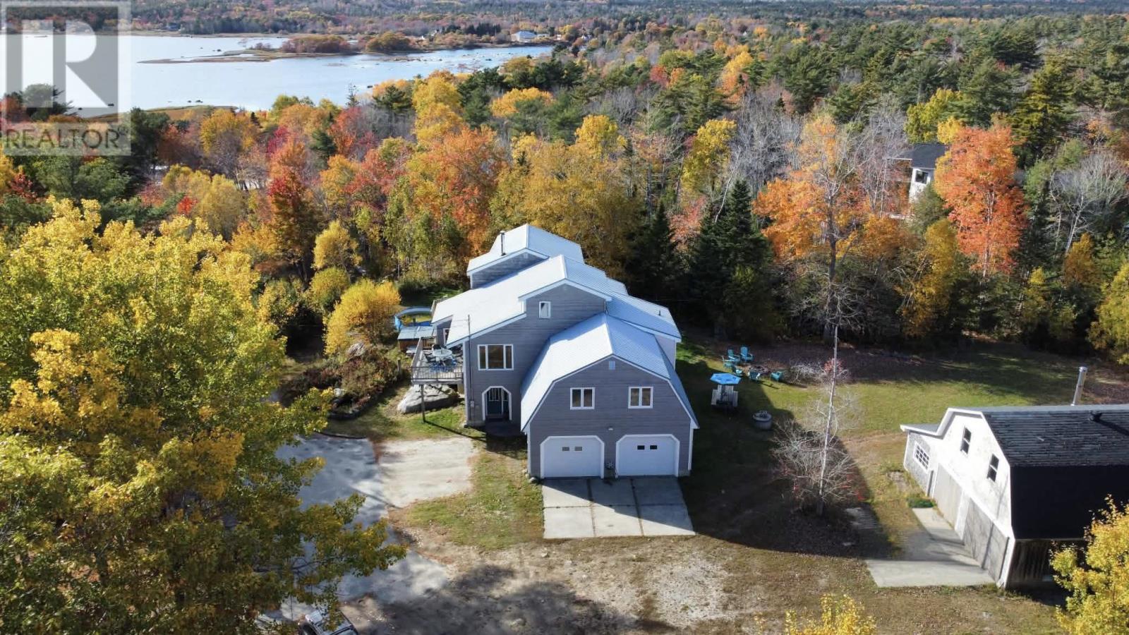 187 Hartz Point Road, Shelburne, Nova Scotia  B0T 1W0 - Photo 3 - 202613012