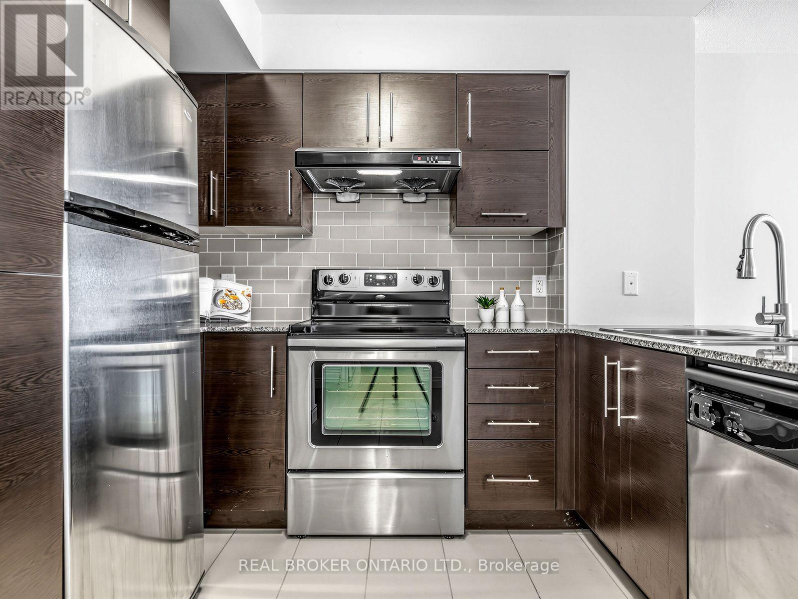 1012 - 233 South Park Road, Markham, Ontario  L3T 0B3 - Photo 3 - N13677306