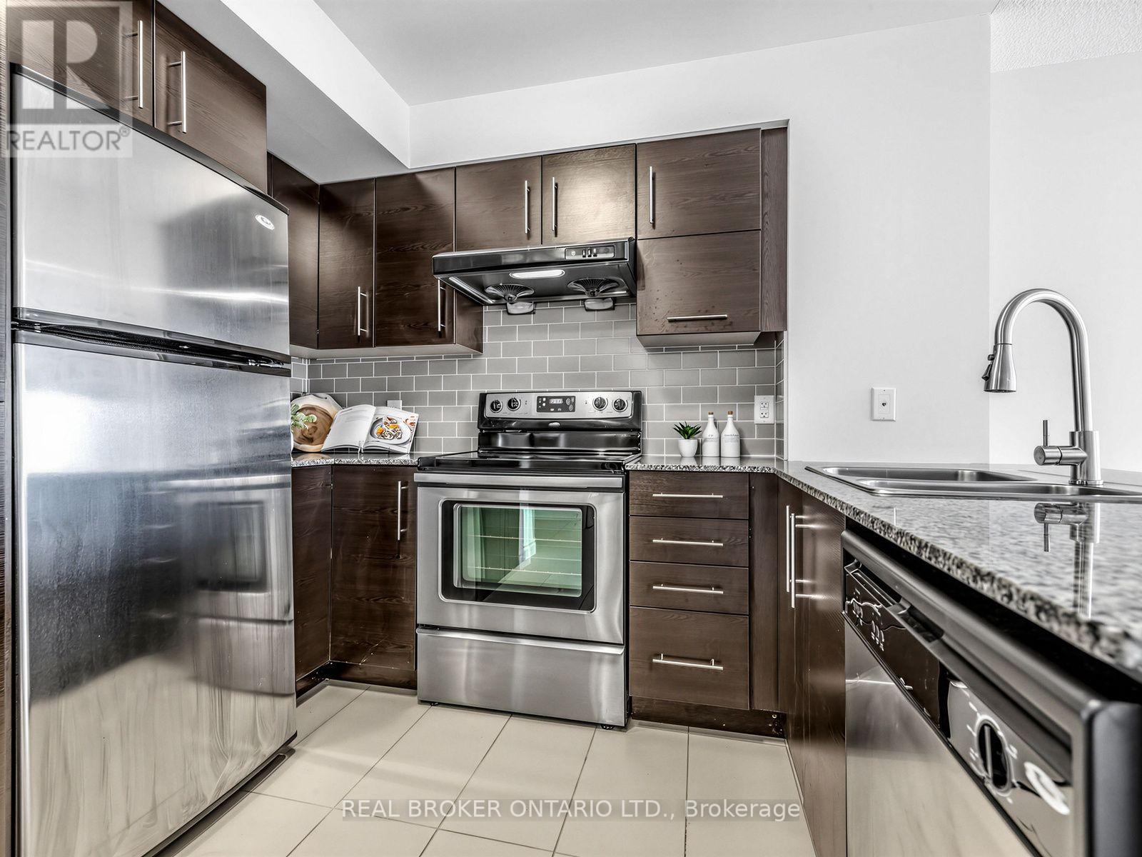 1012 - 233 South Park Road, Markham, Ontario  L3T 0B3 - Photo 4 - N13677306