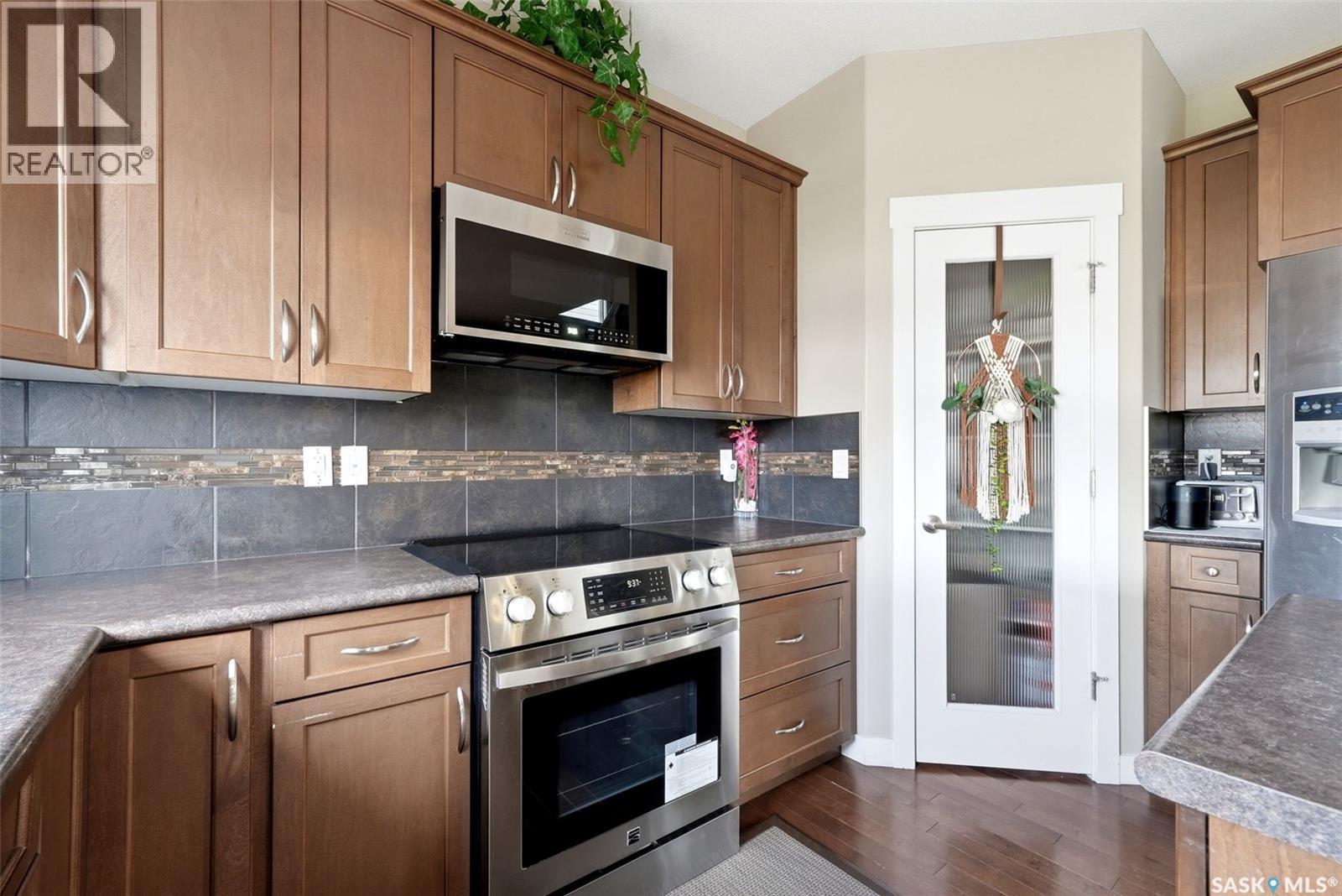 4636 James Hill Road, Regina, Saskatchewan  S4W 0C7 - Photo 11 - SK045418