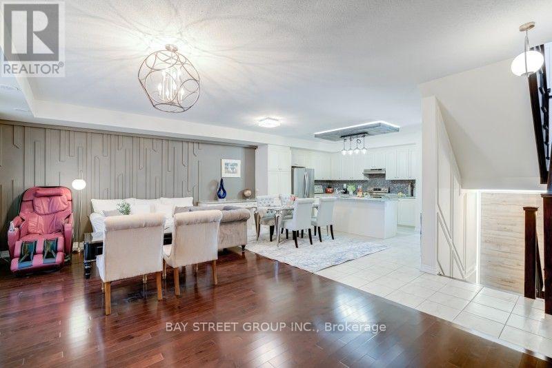121 Luzon Avenue, Markham, Ontario  L6B 1N8 - Photo 4 - N13677342