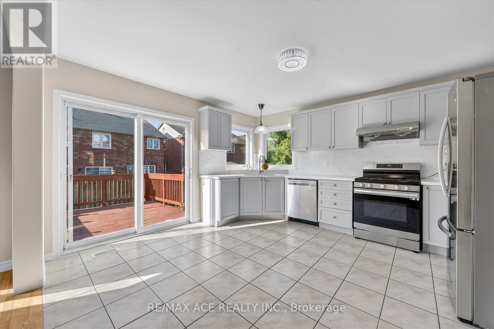 23 Harry Sanders Avenue, Whitchurch-Stouffville, Ontario  L4A 0J7 - Photo 11 - N13677408
