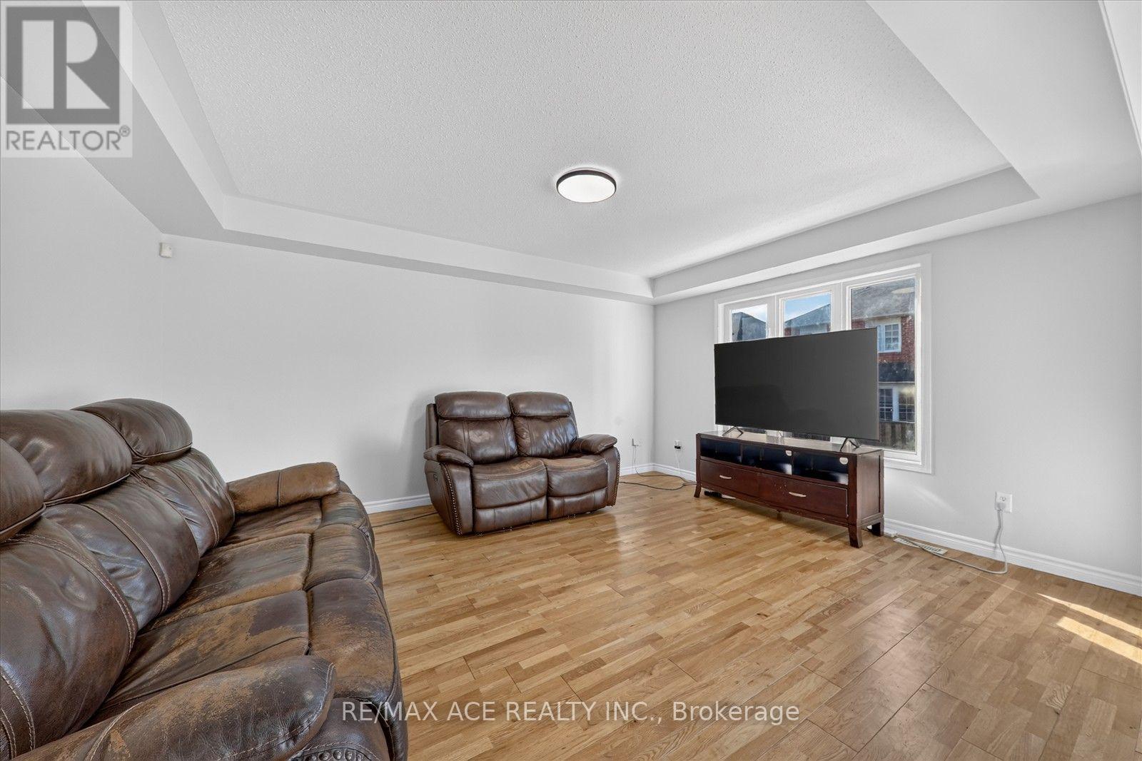 23 Harry Sanders Avenue, Whitchurch-Stouffville, Ontario  L4A 0J7 - Photo 15 - N13677408