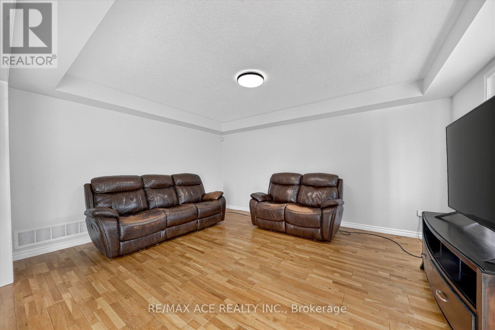 23 Harry Sanders Avenue, Whitchurch-Stouffville, Ontario  L4A 0J7 - Photo 16 - N13677408