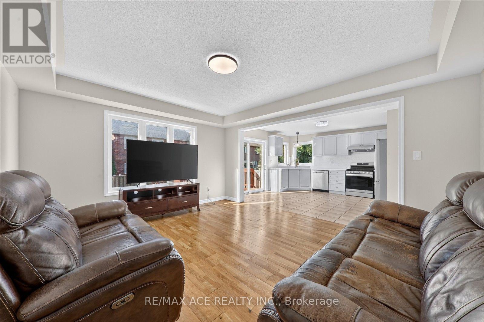 23 Harry Sanders Avenue, Whitchurch-Stouffville, Ontario  L4A 0J7 - Photo 17 - N13677408
