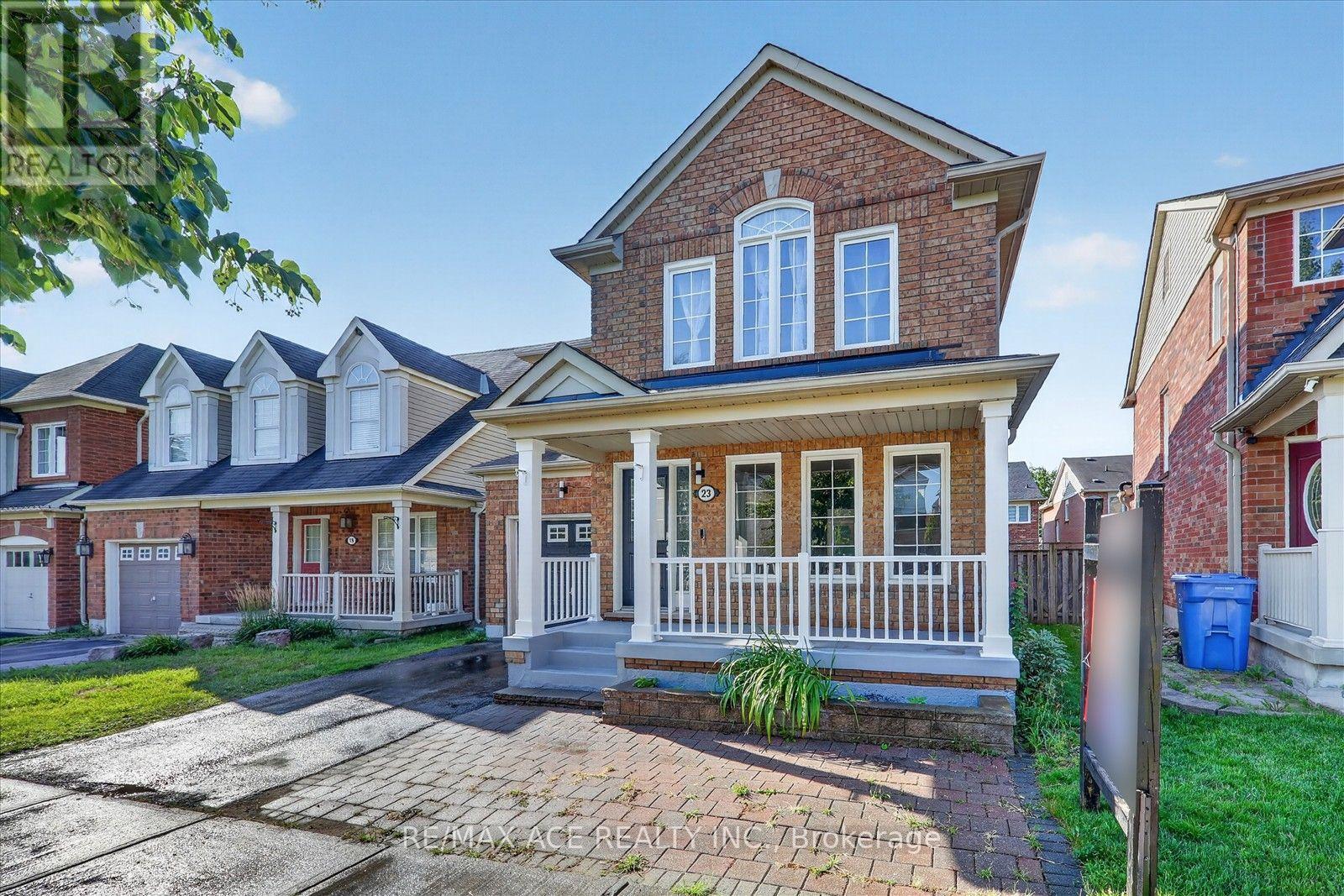 23 Harry Sanders Avenue, Whitchurch-Stouffville, Ontario  L4A 0J7 - Photo 3 - N13677408