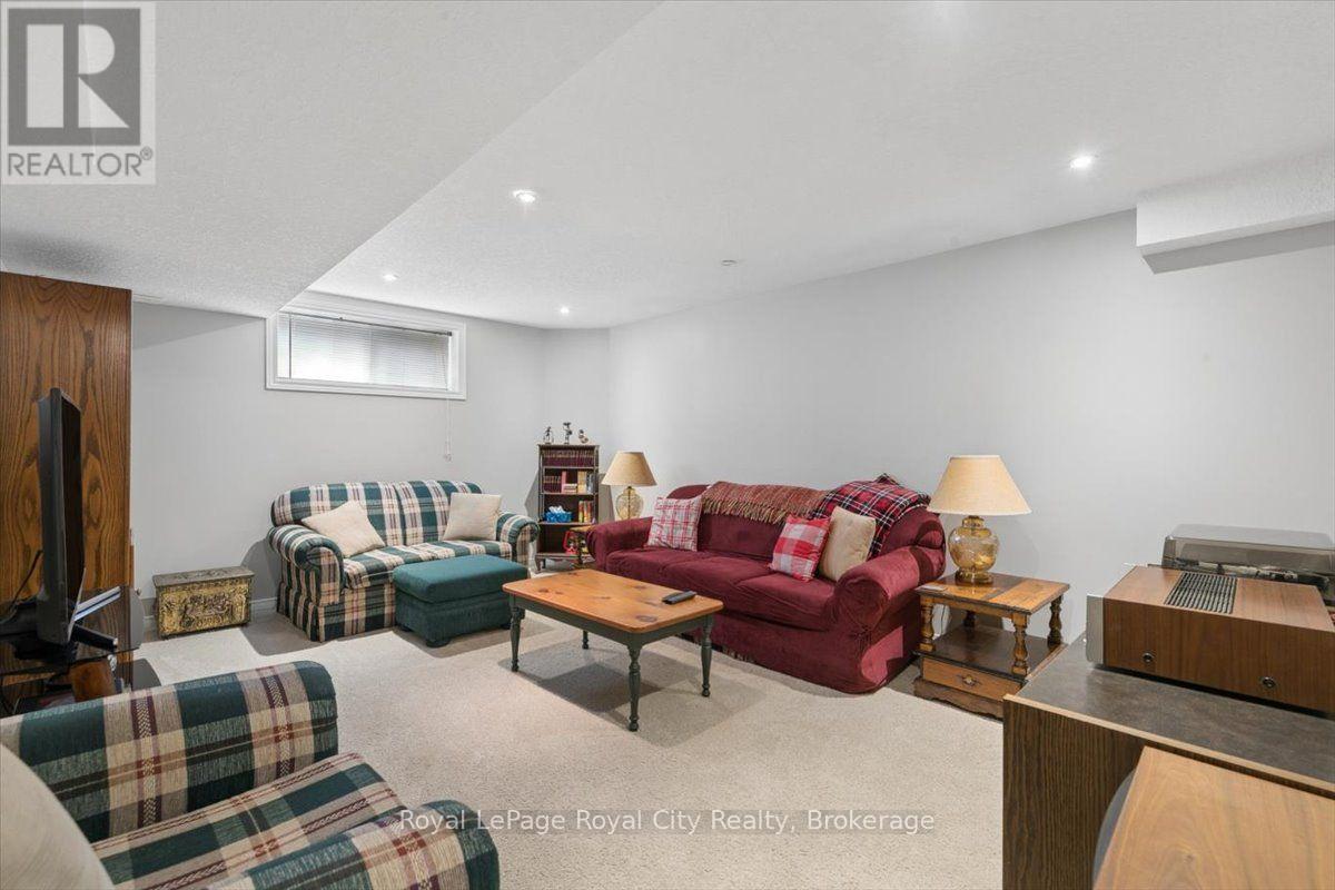58 Walker Way, Guelph (Pineridge/westminster Woods), Ontario  N1L 1T7 - Photo 32 - X13677336
